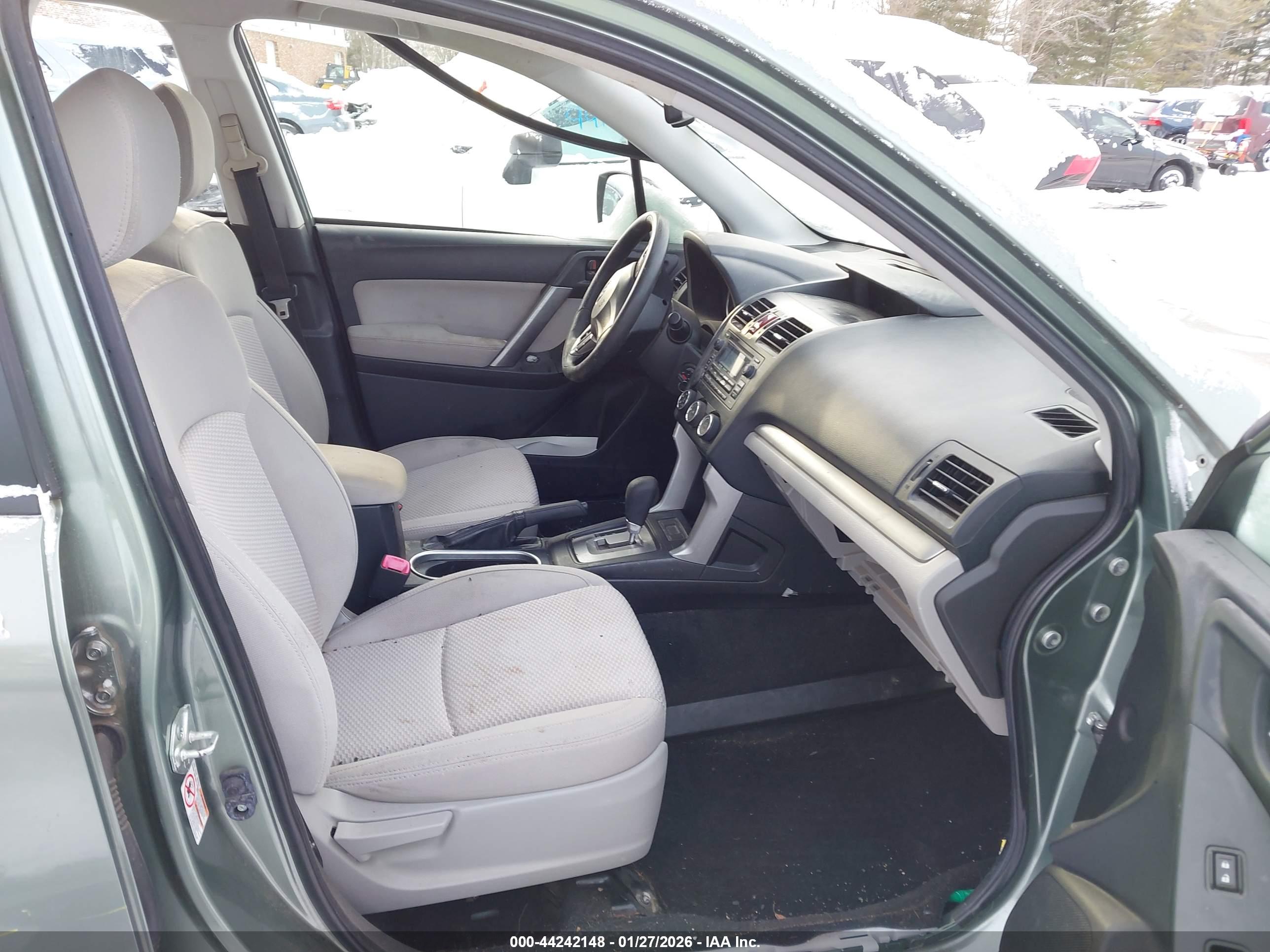SUBARU FORESTER image 5