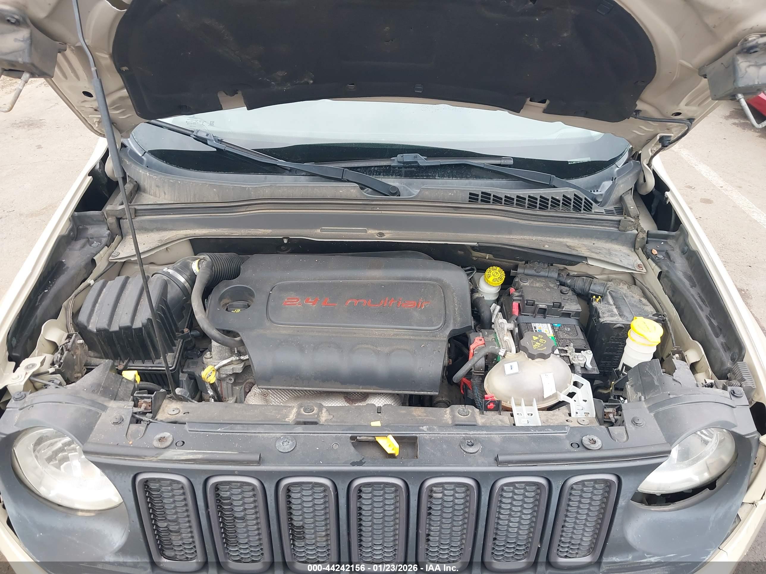 JEEP RENEGADE image 10