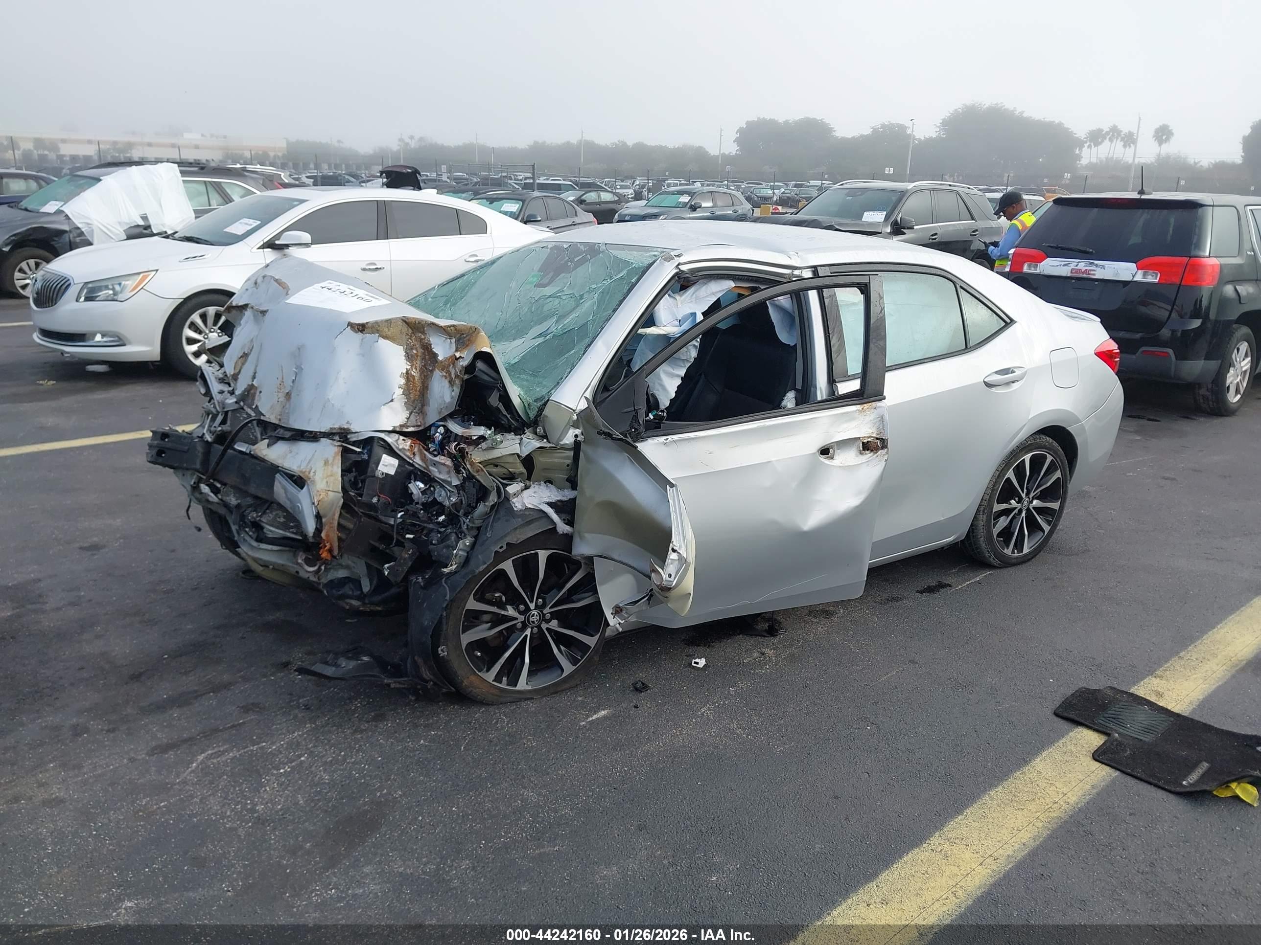 TOYOTA COROLLA image 2