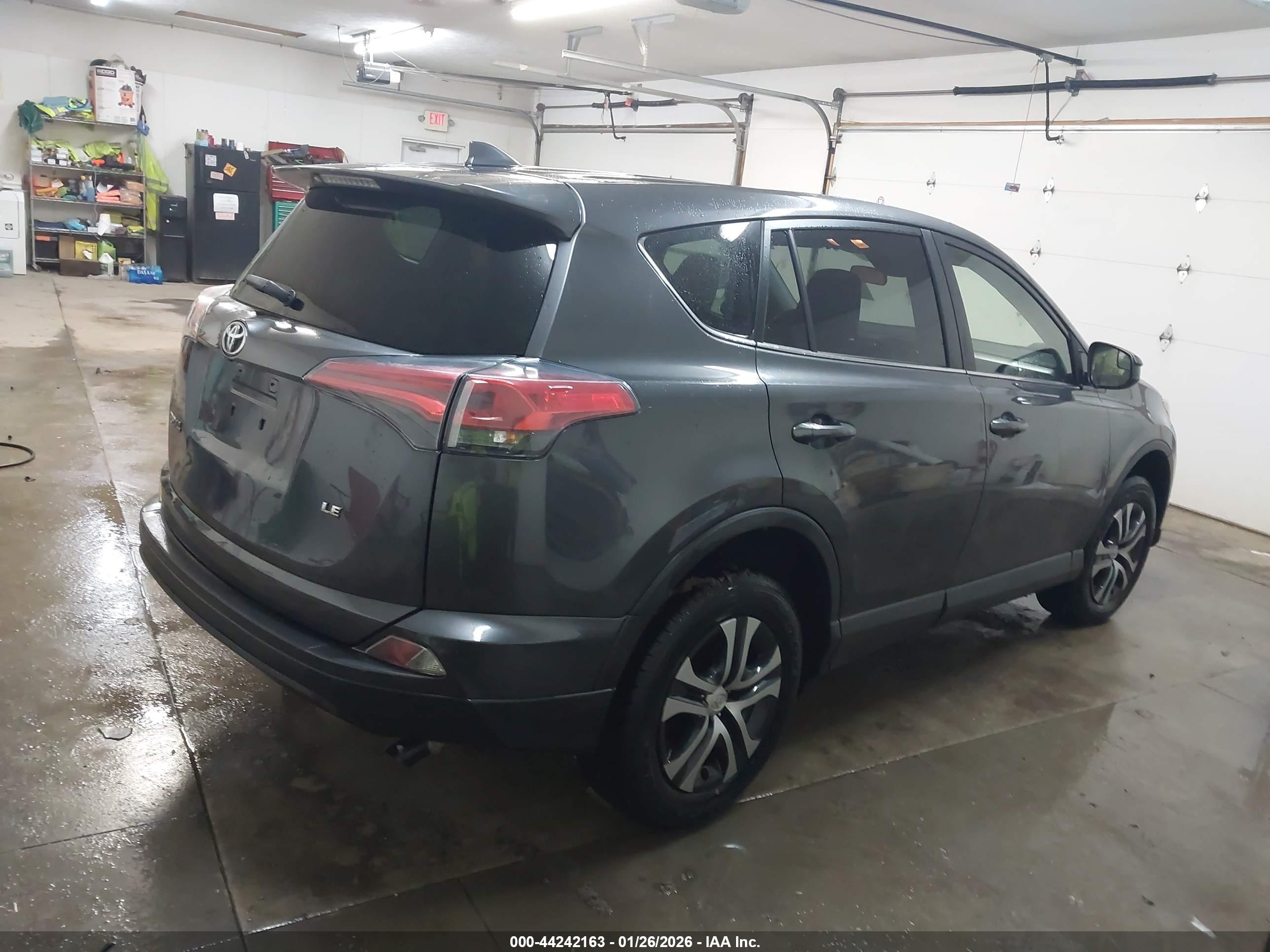 TOYOTA RAV4 image 4