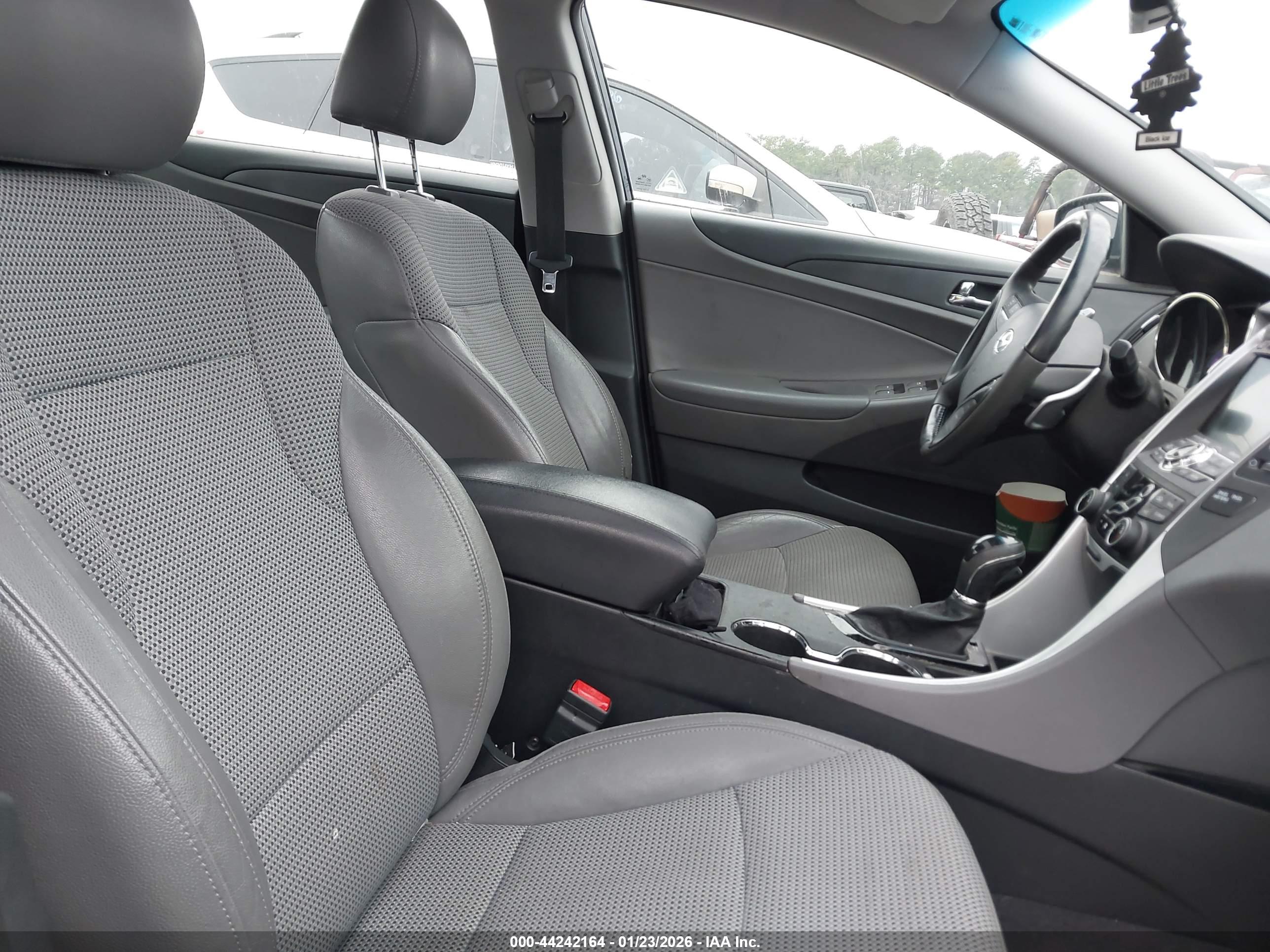 HYUNDAI SONATA image 5