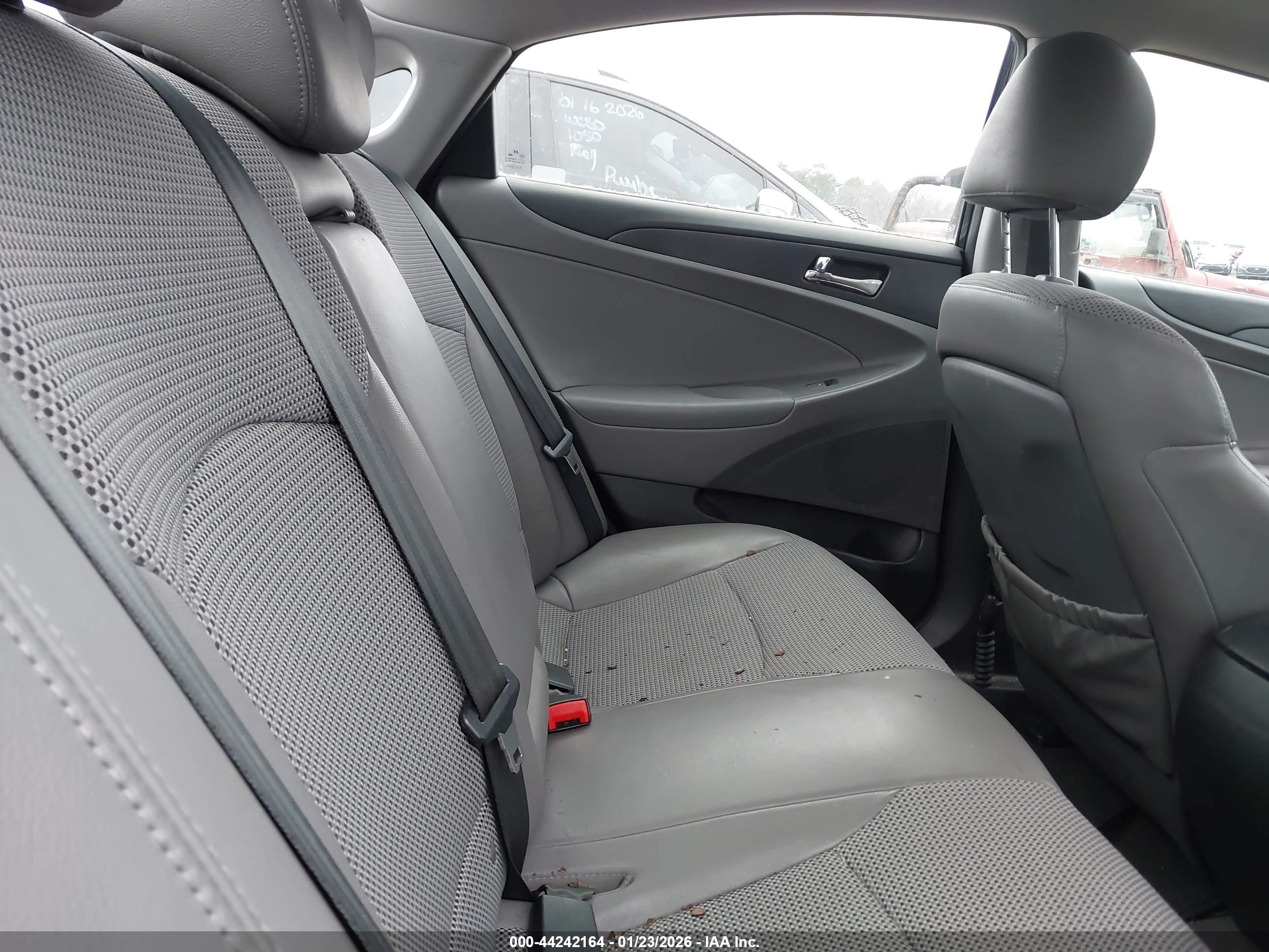 HYUNDAI SONATA image 8
