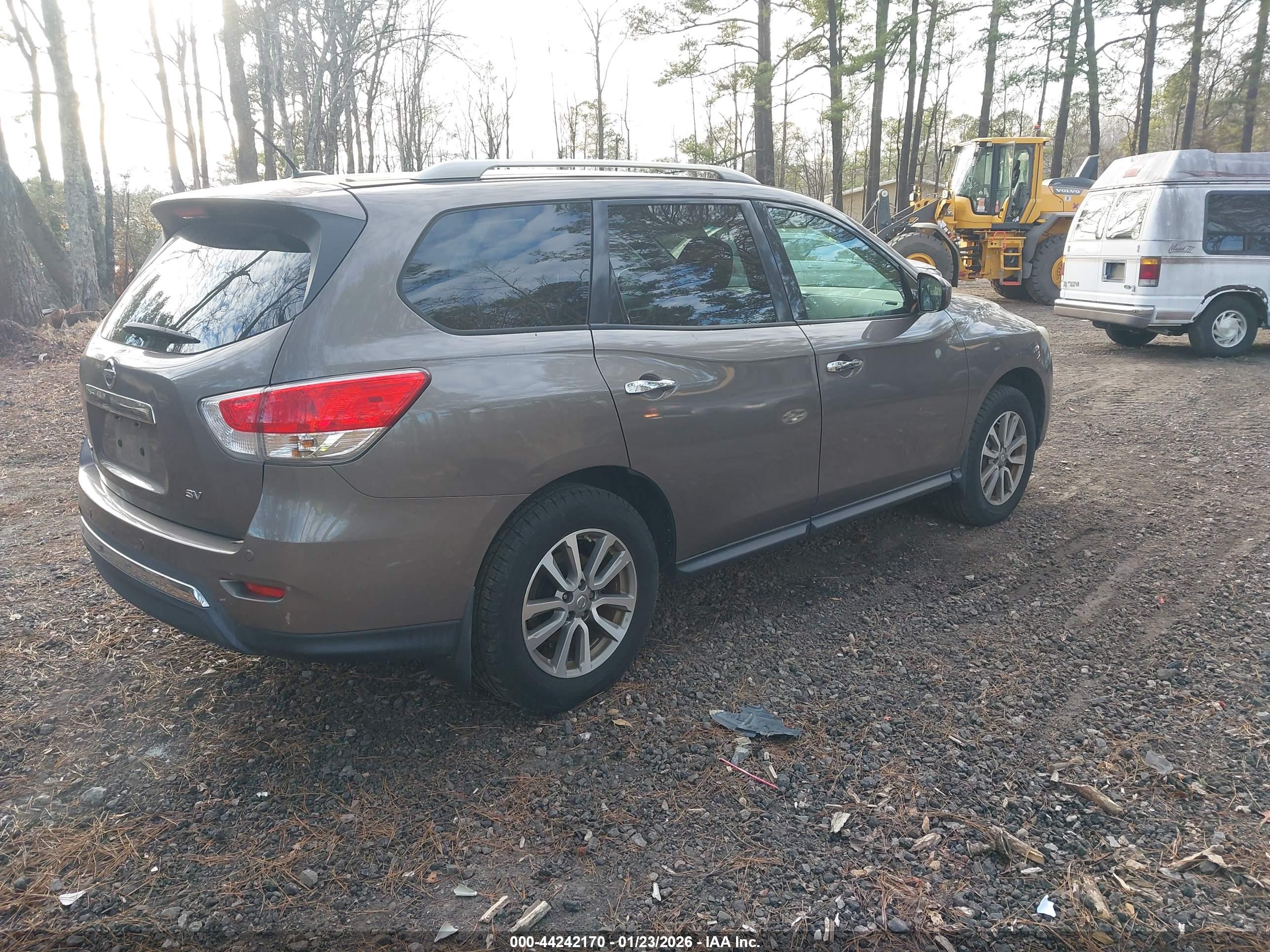 NISSAN PATHFINDER image 4