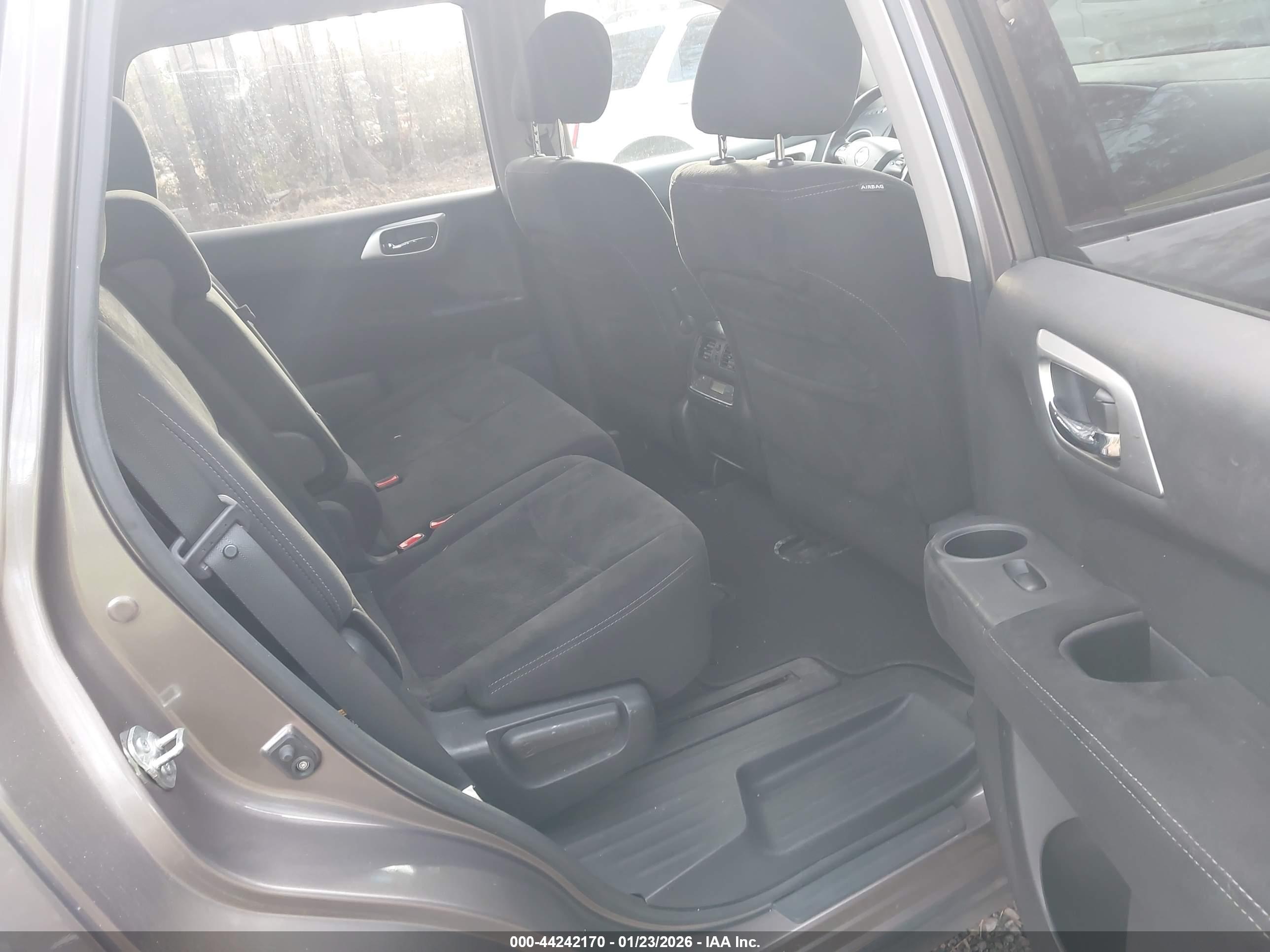 NISSAN PATHFINDER image 8