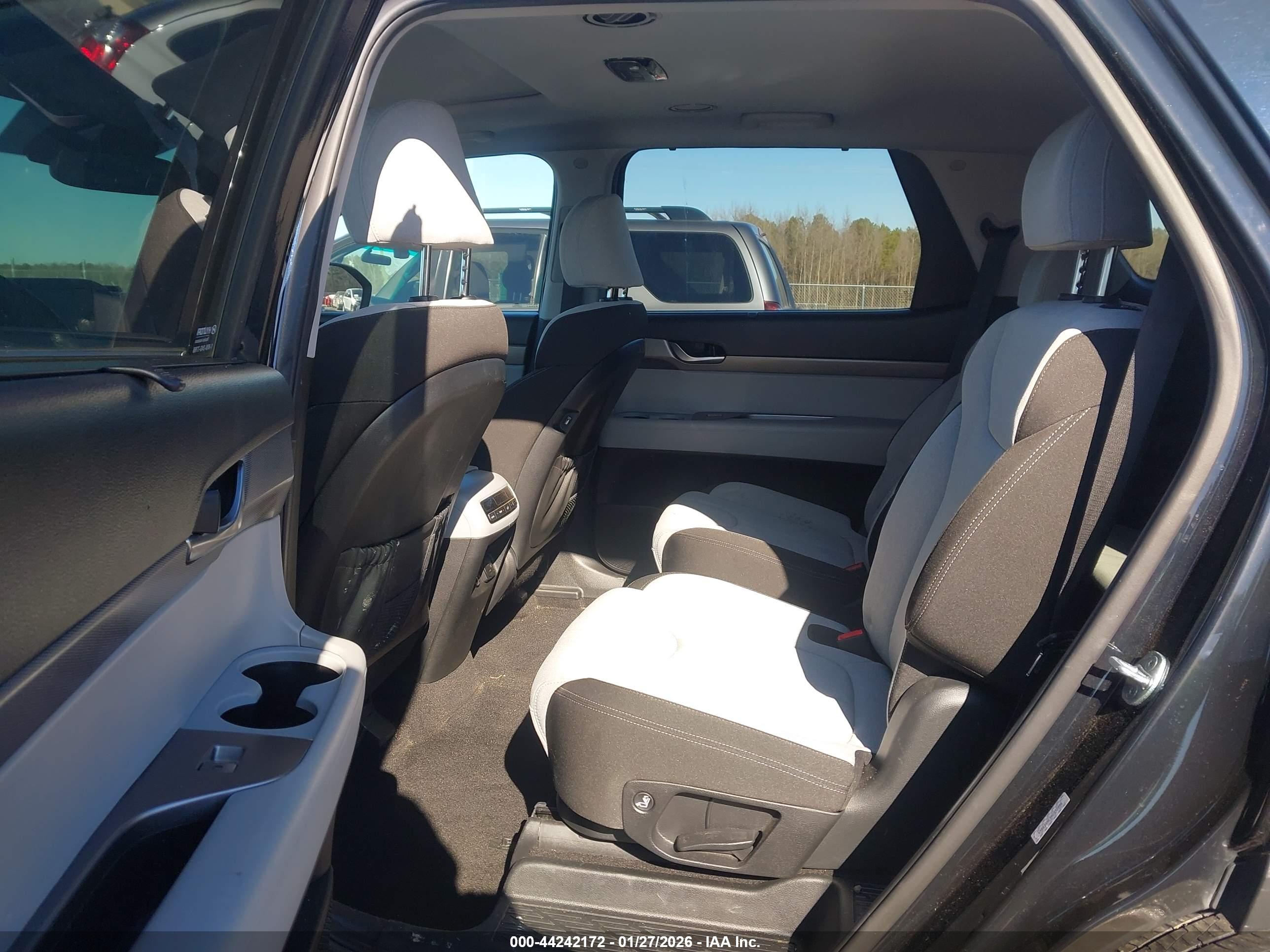 HYUNDAI PALISADE image 8