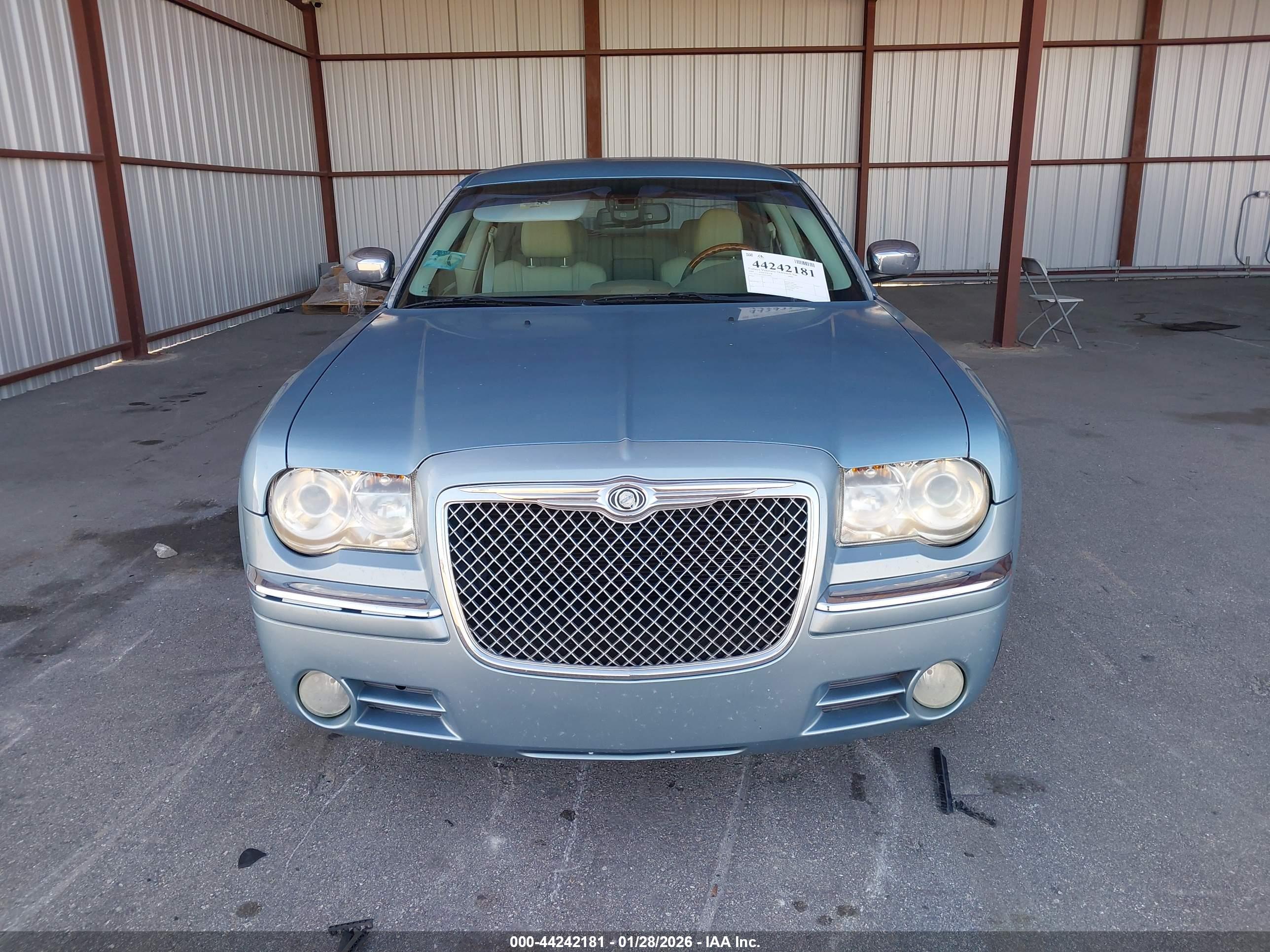 CHRYSLER 300C image 6