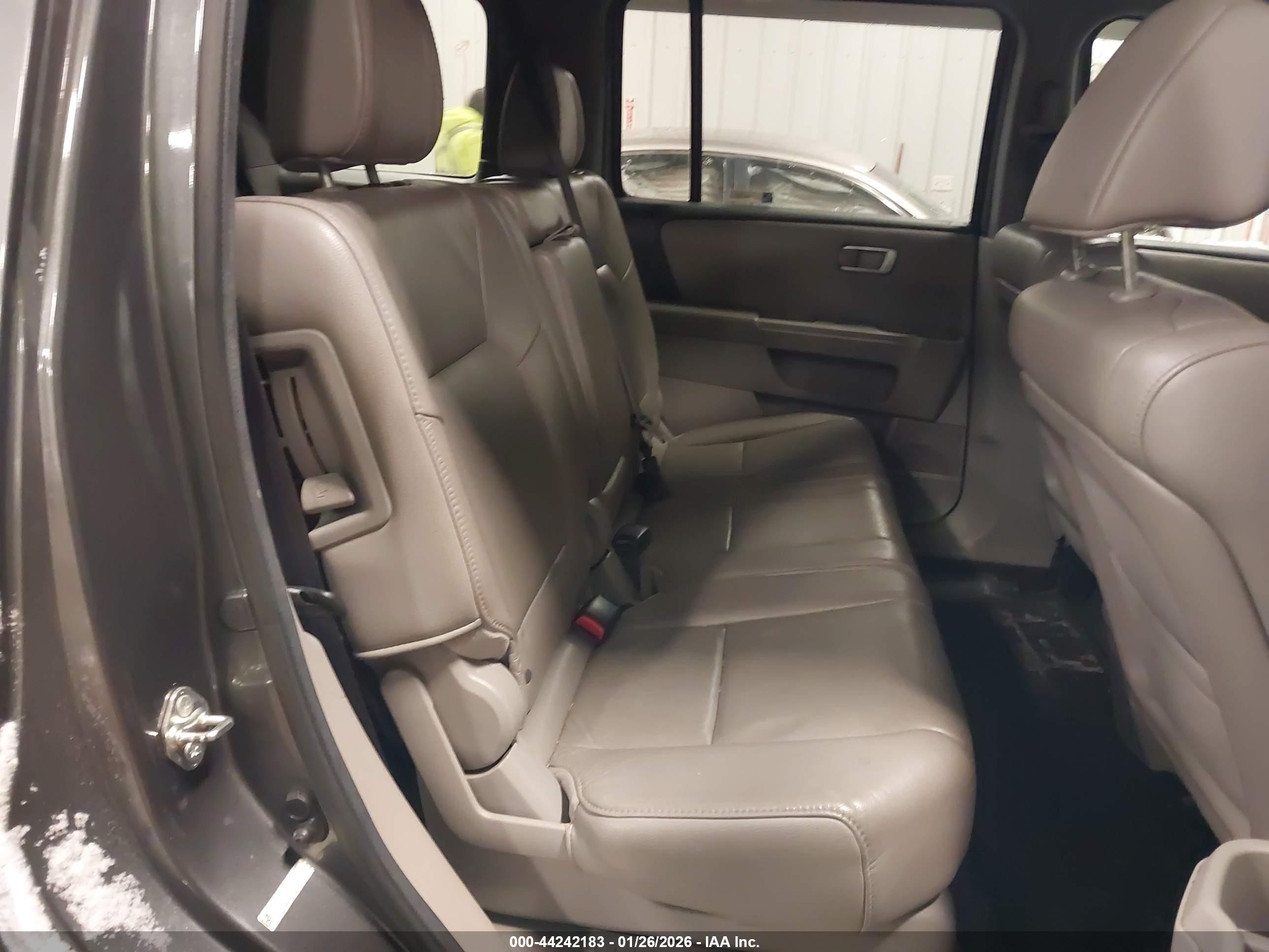 HONDA PILOT image 8