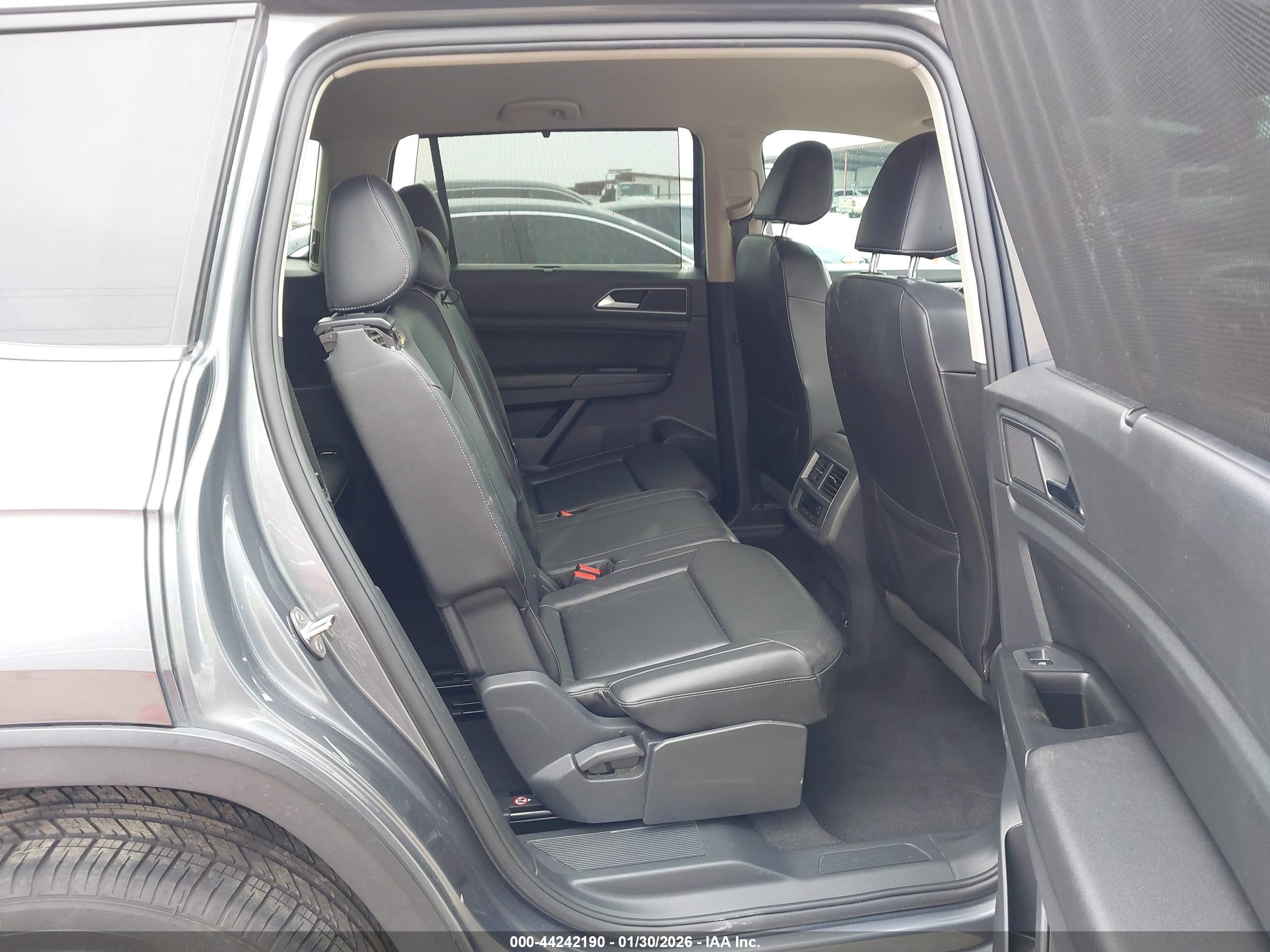 VOLKSWAGEN ATLAS image 8