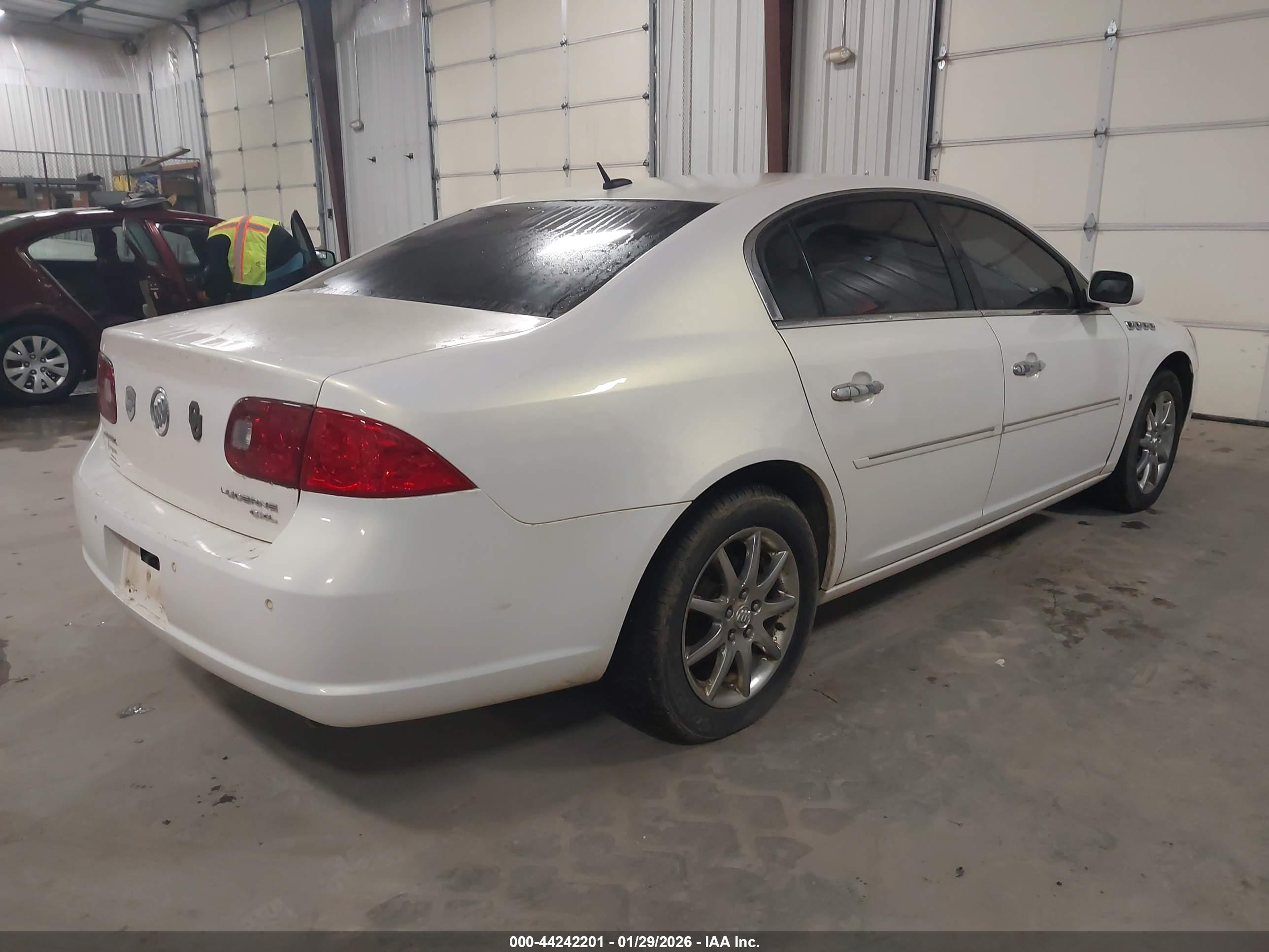 BUICK LUCERNE image 4