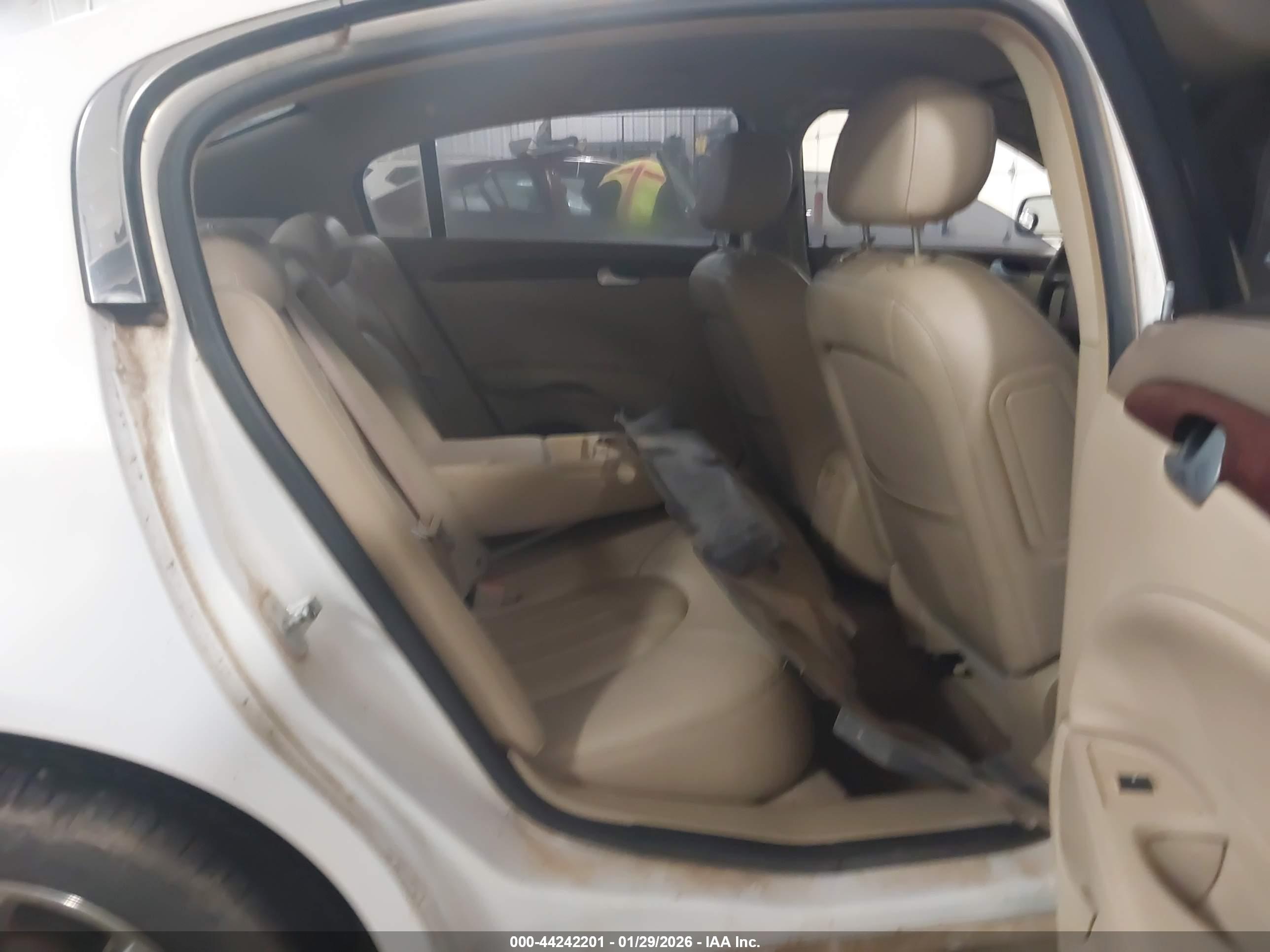 BUICK LUCERNE image 8