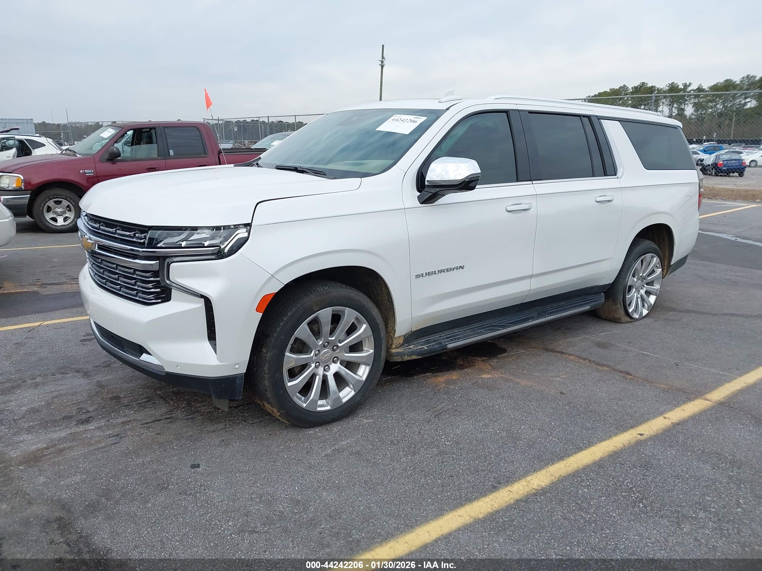 CHEVROLET SUBURBAN image 2