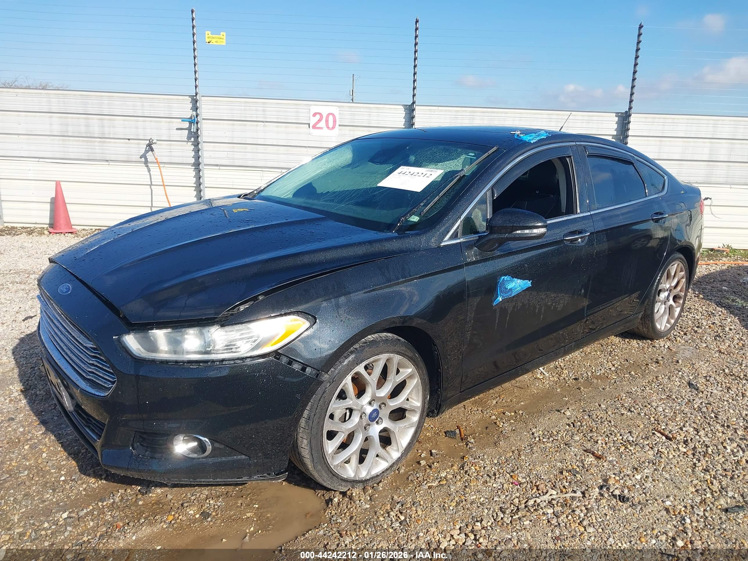 FORD FUSION image 2