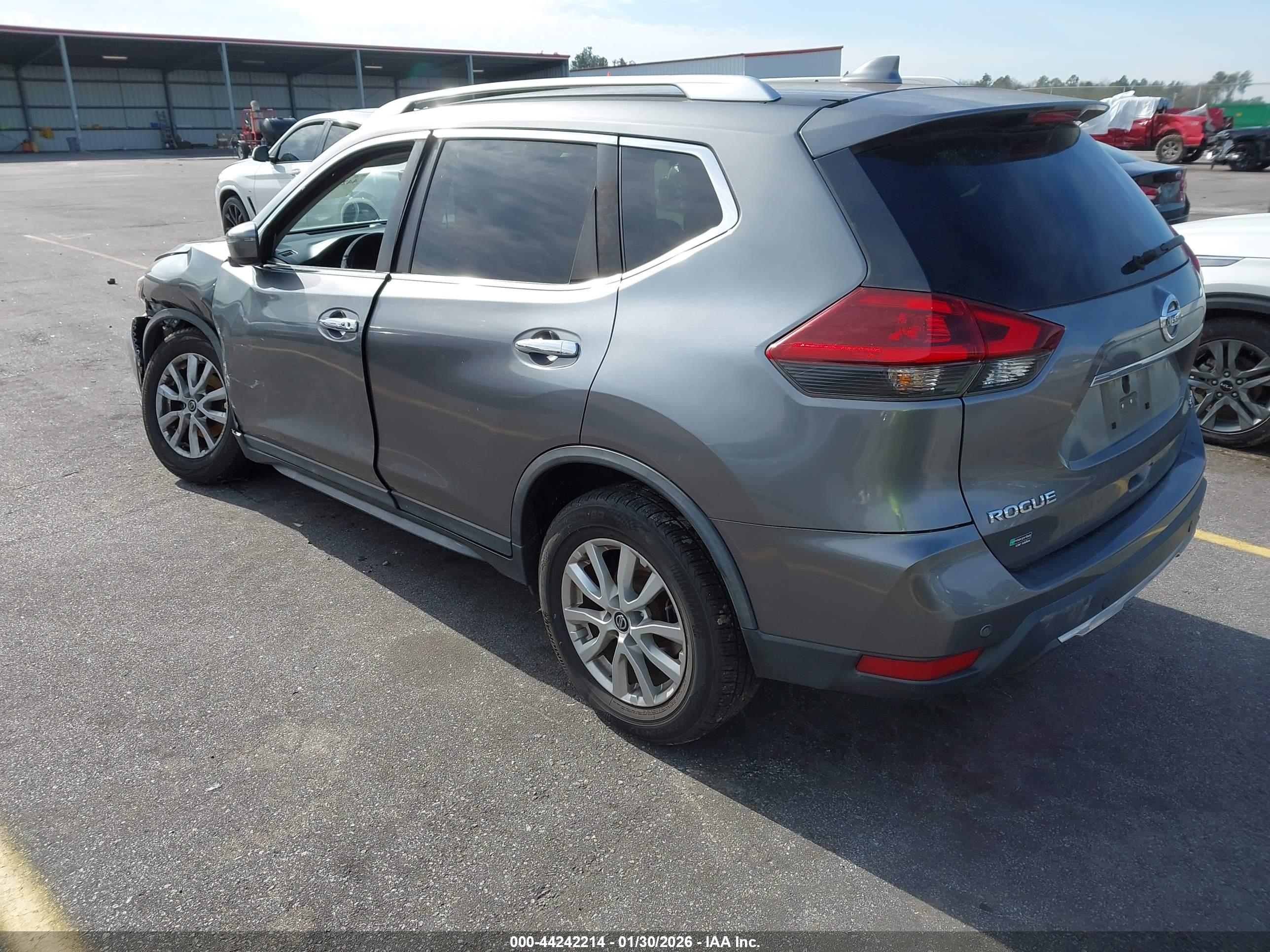 NISSAN ROGUE image 3