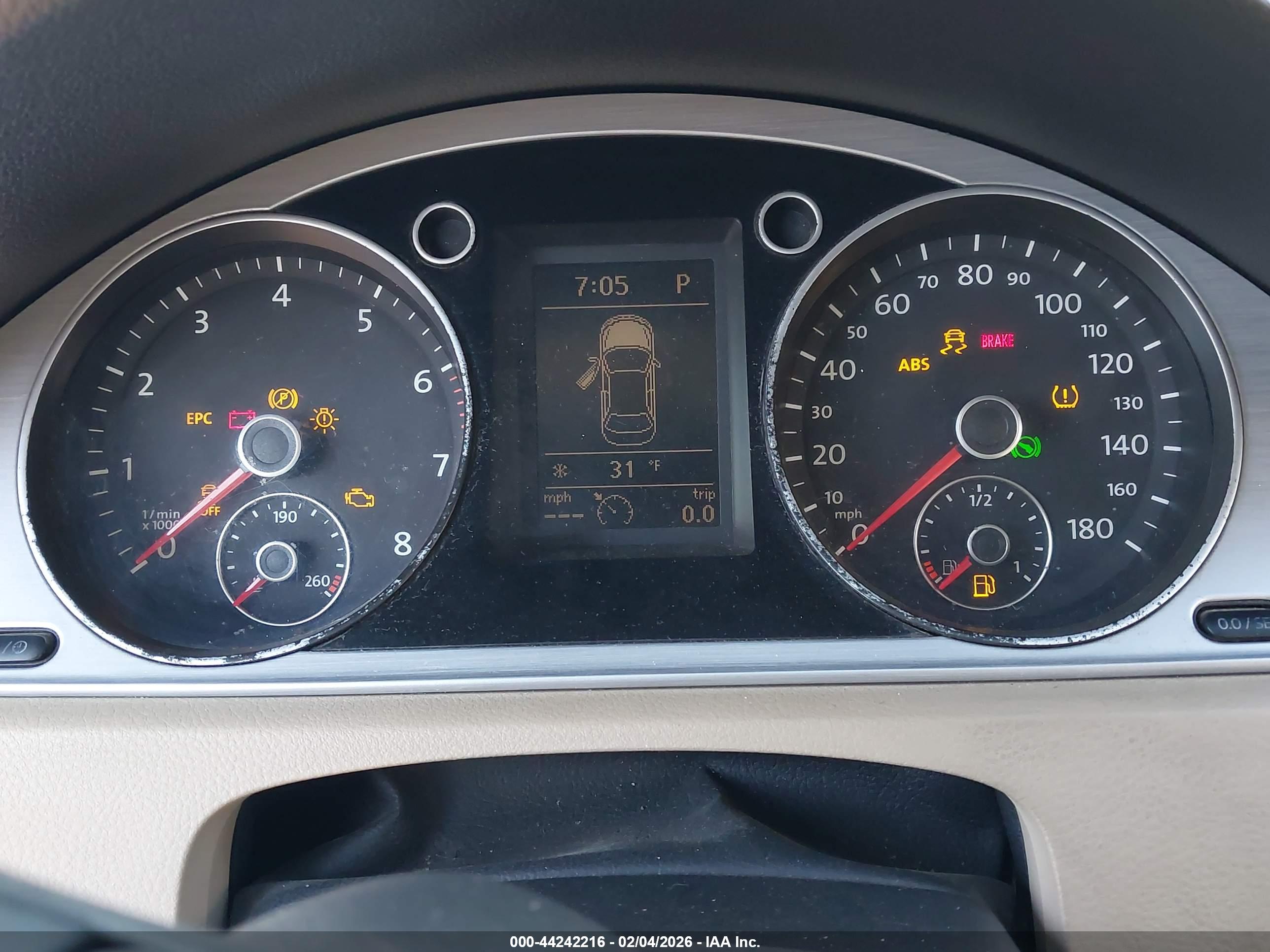 VOLKSWAGEN CC image 7