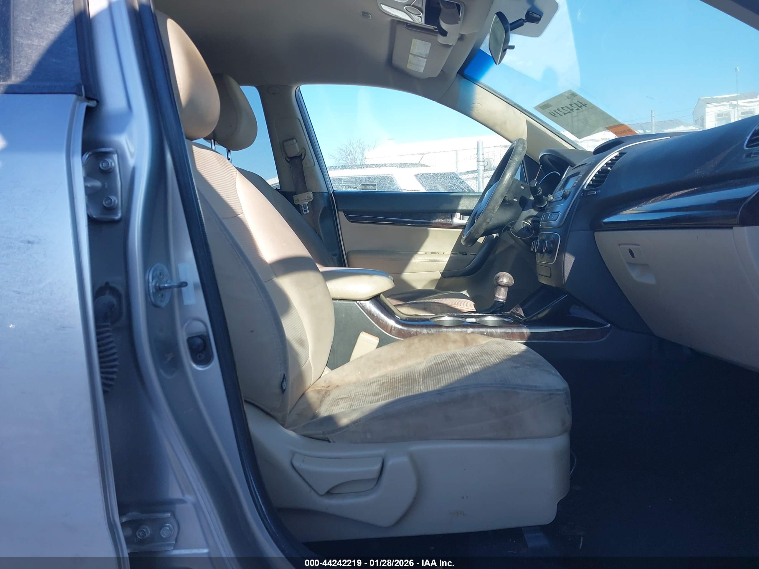 KIA SORENTO image 5