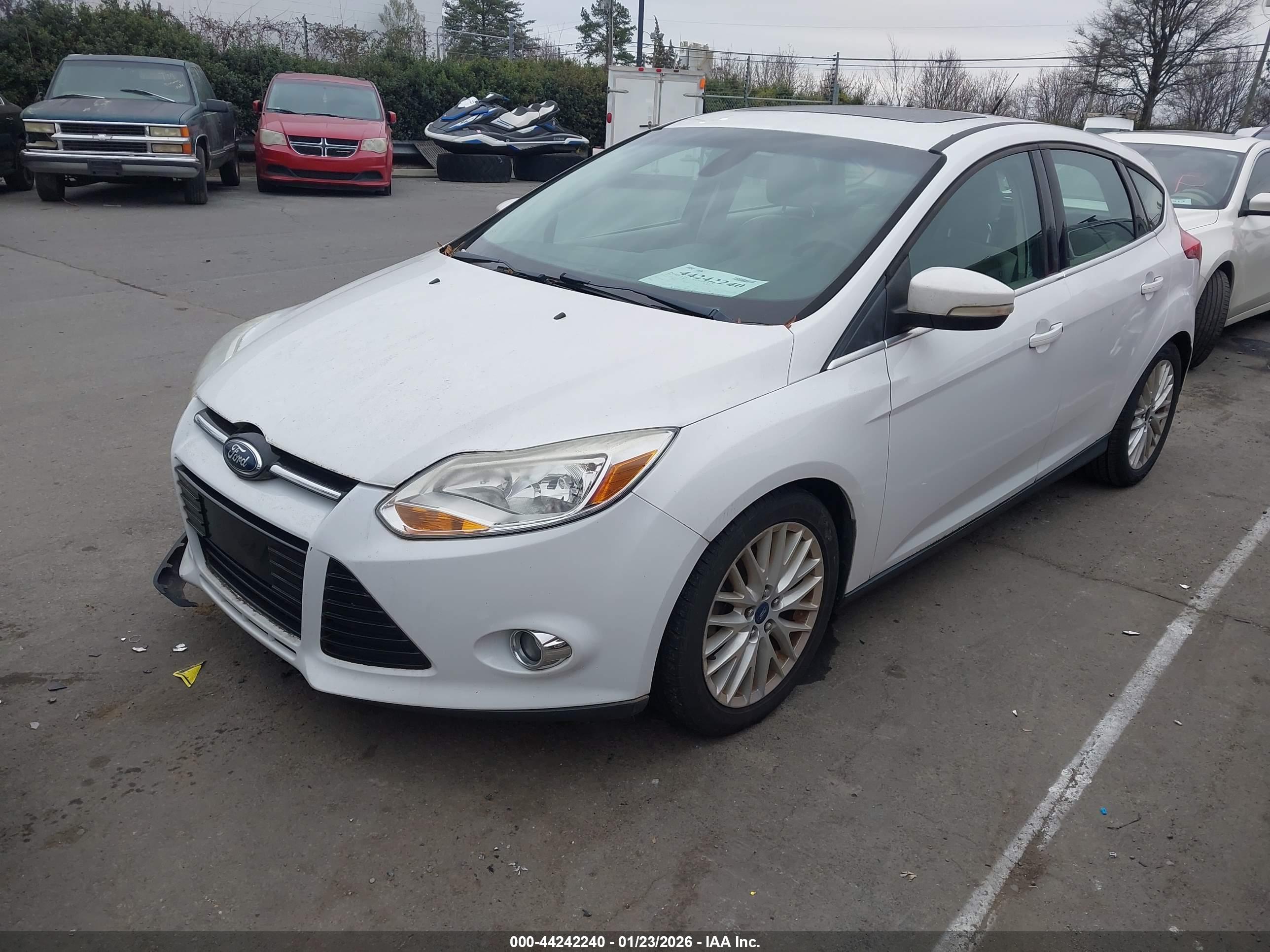 FORD FOCUS image 2