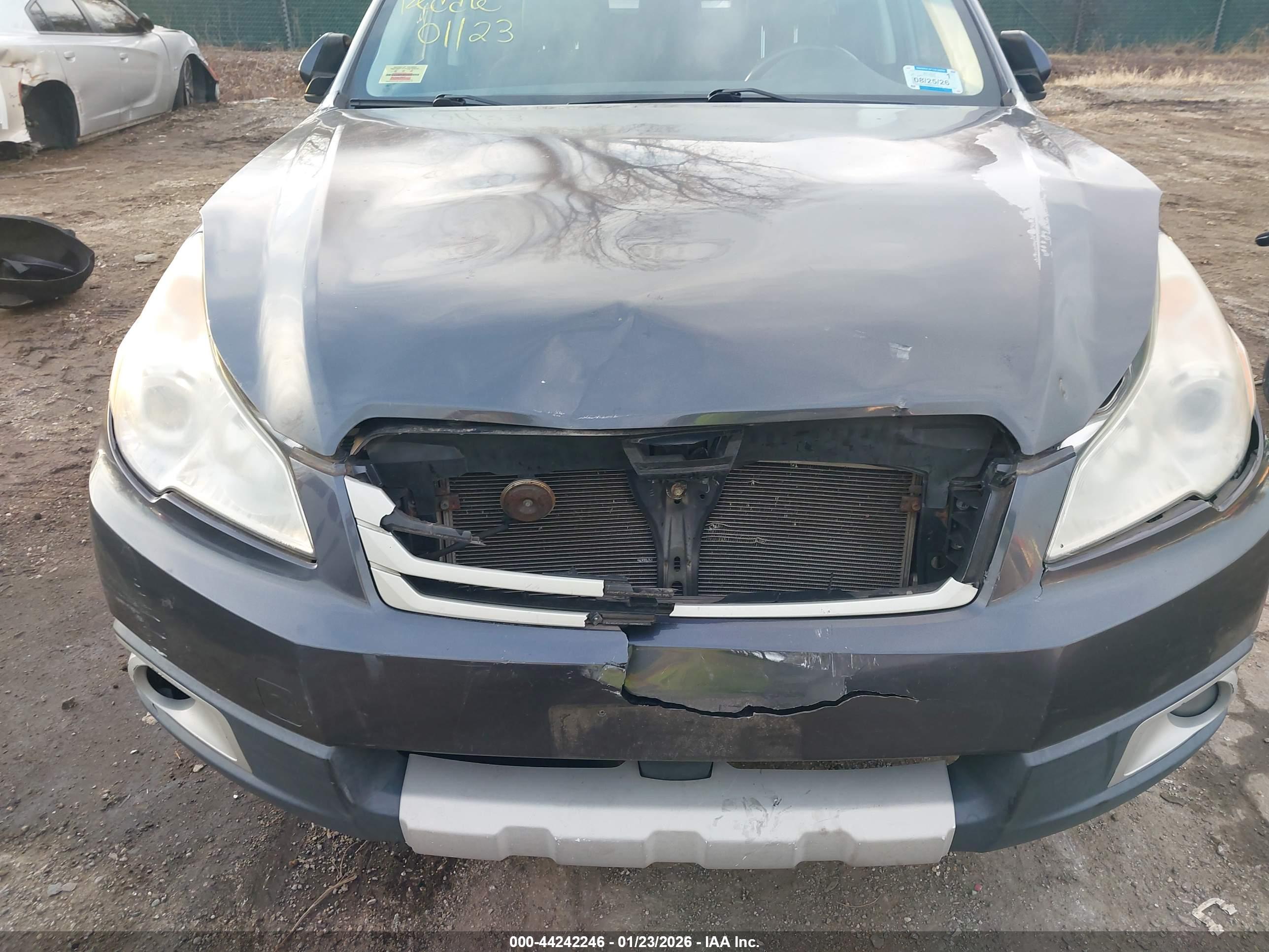 SUBARU OUTBACK image 6