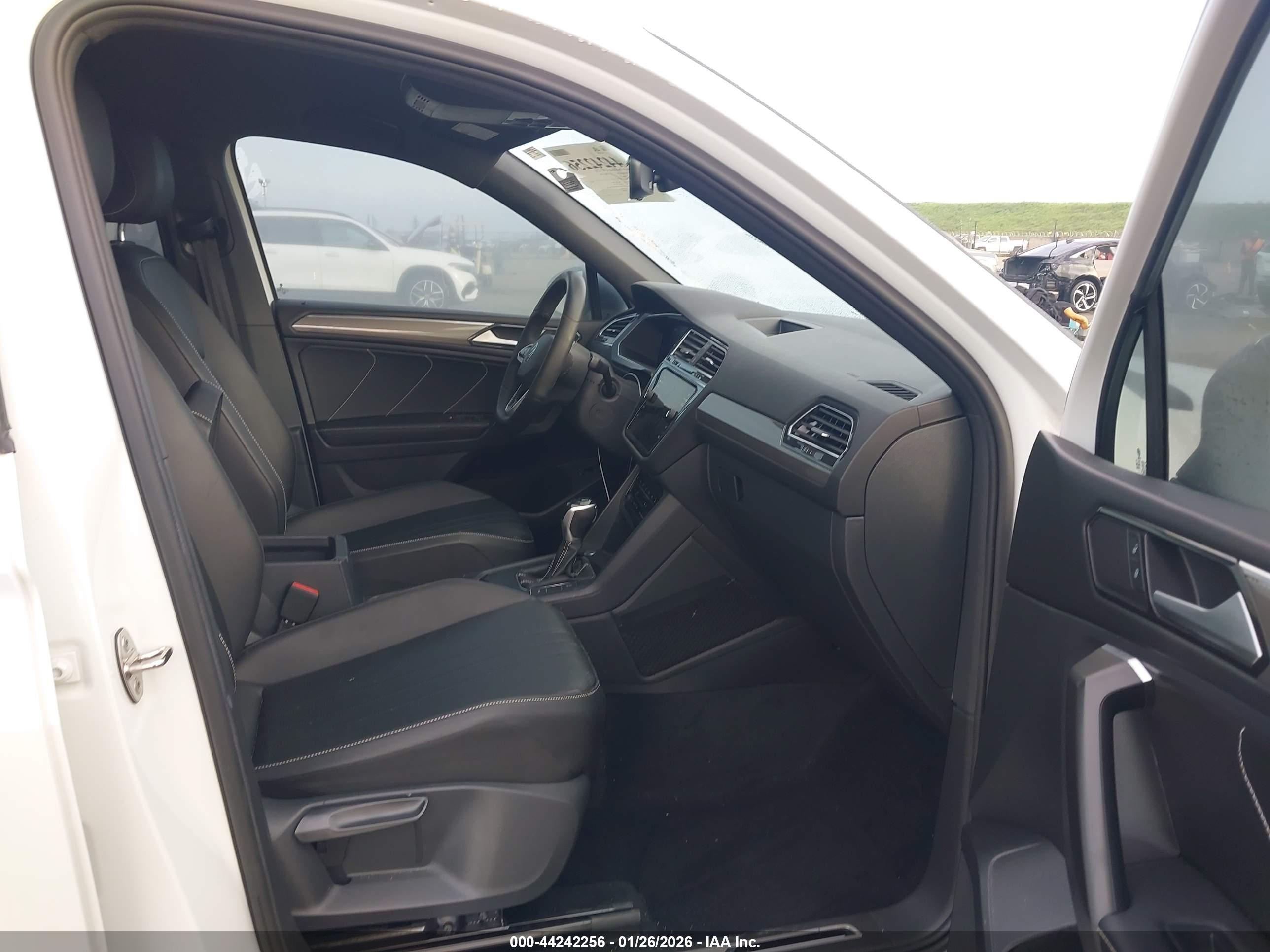 VOLKSWAGEN TIGUAN image 5