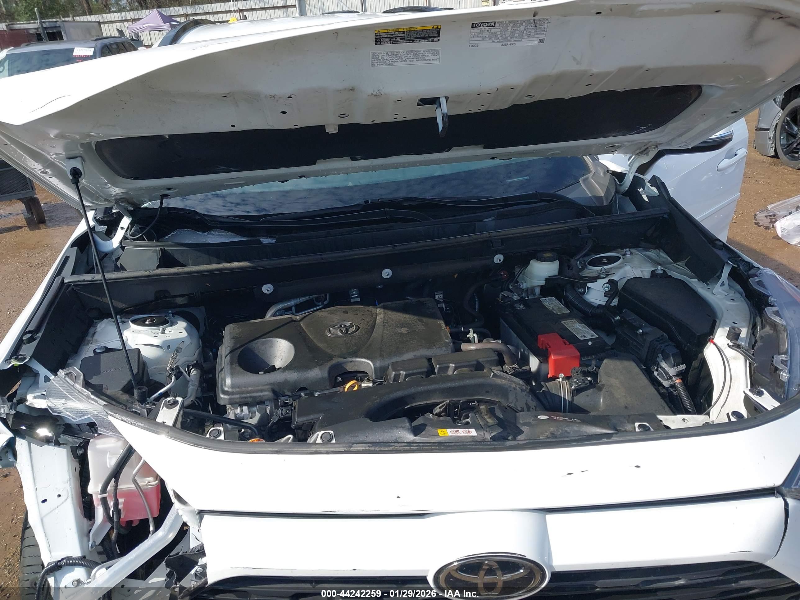 TOYOTA RAV4 image 10
