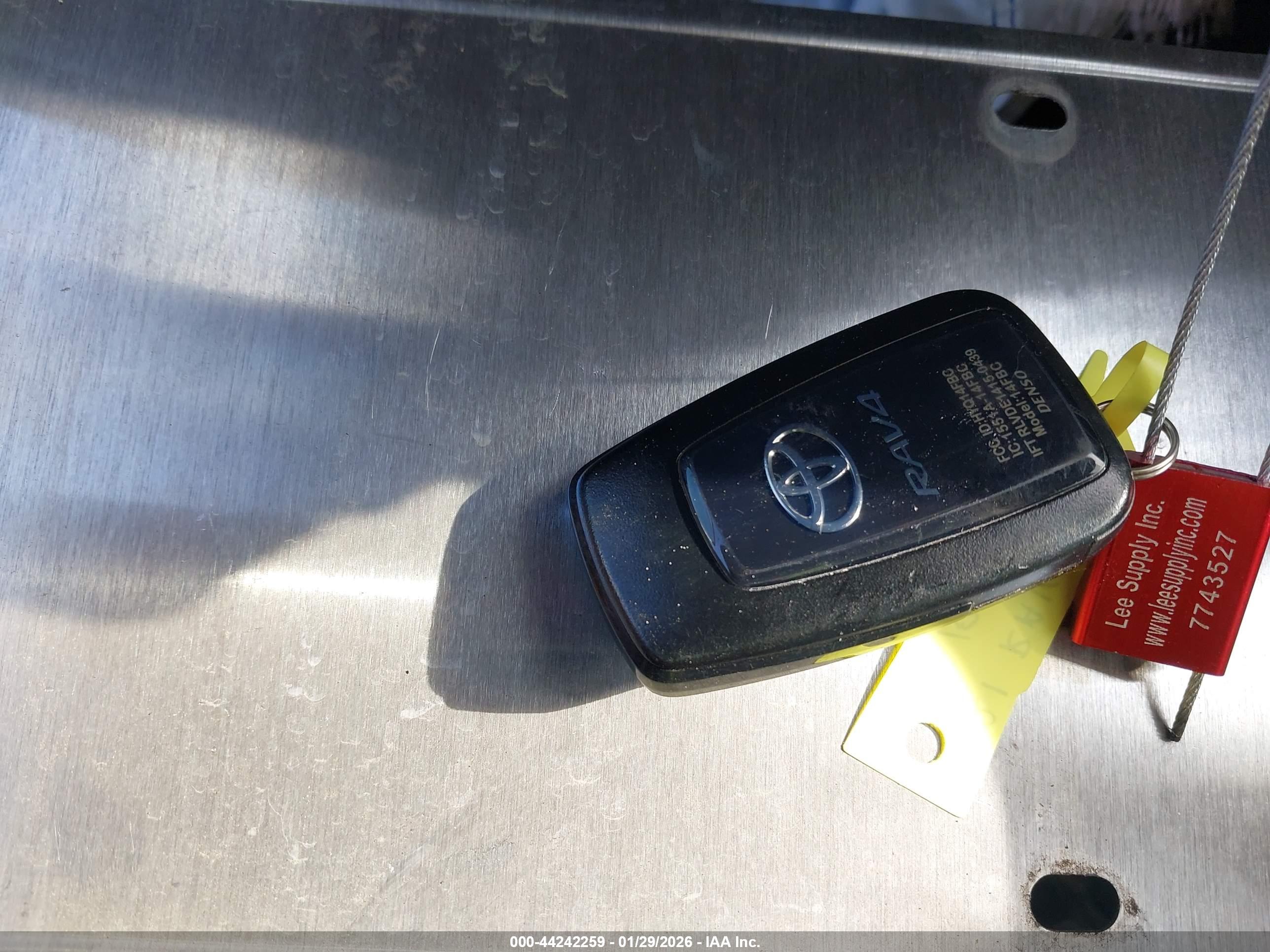 TOYOTA RAV4 image 11