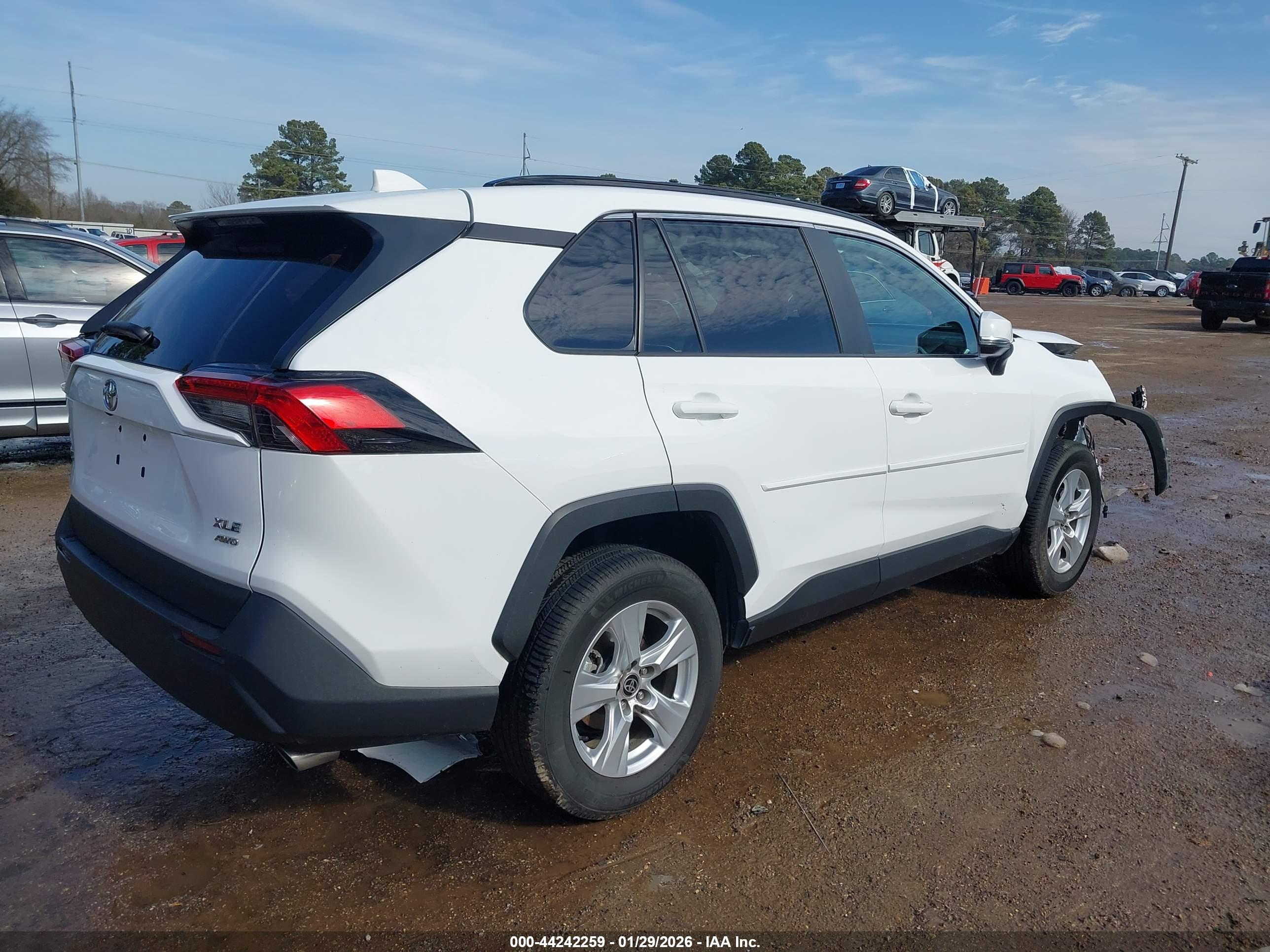 TOYOTA RAV4 image 4