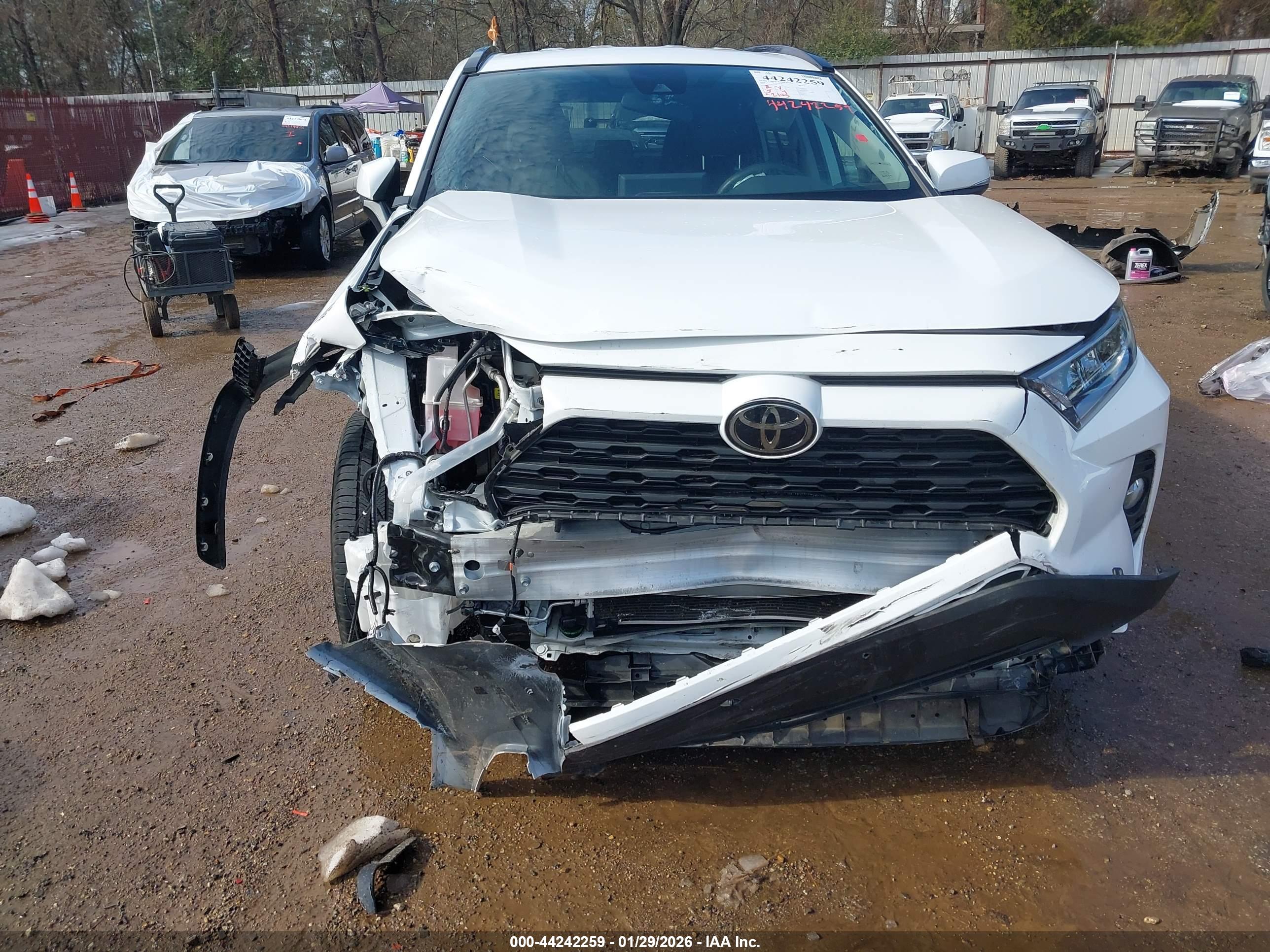 TOYOTA RAV4 image 6