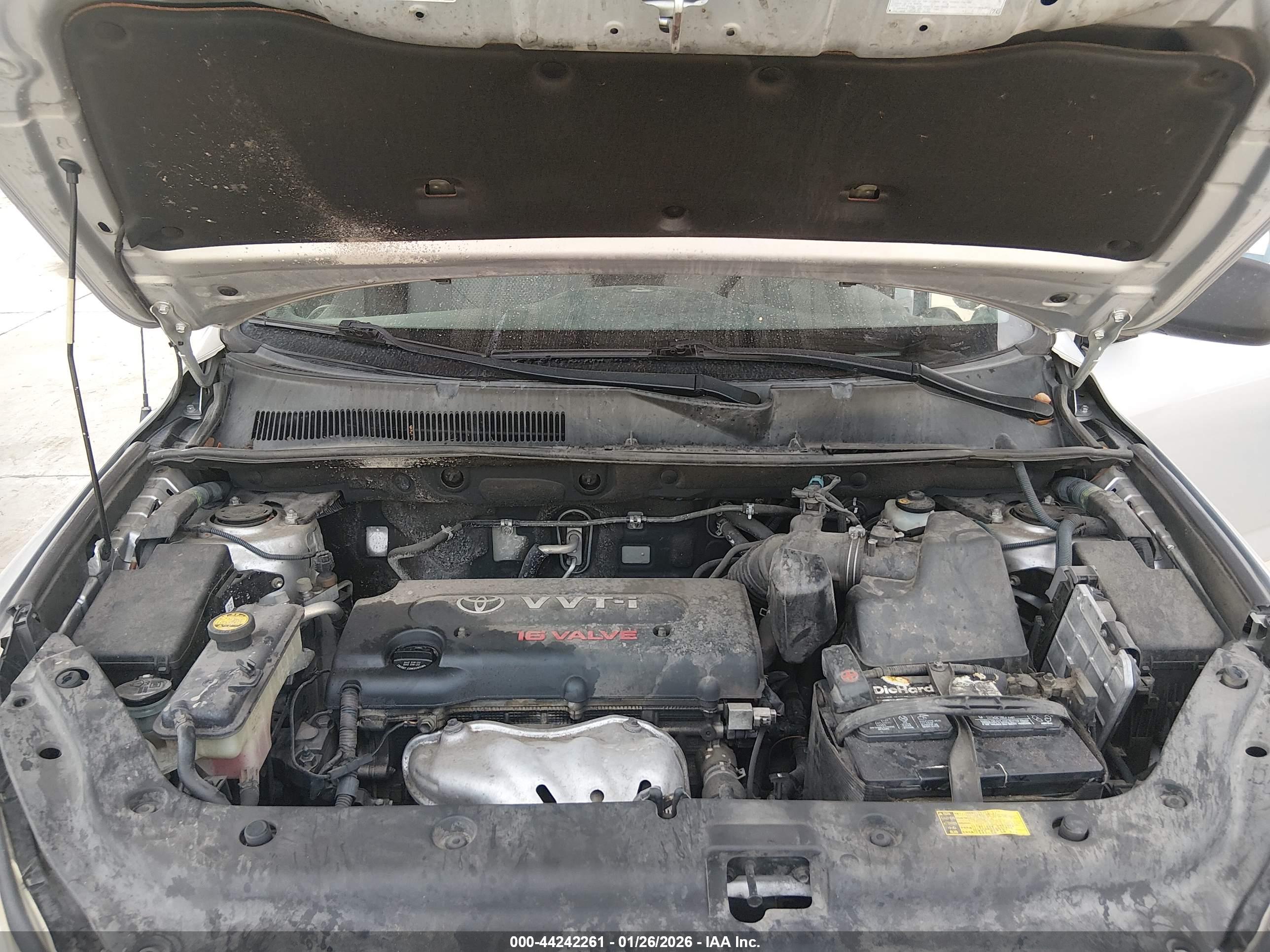TOYOTA RAV4 image 10