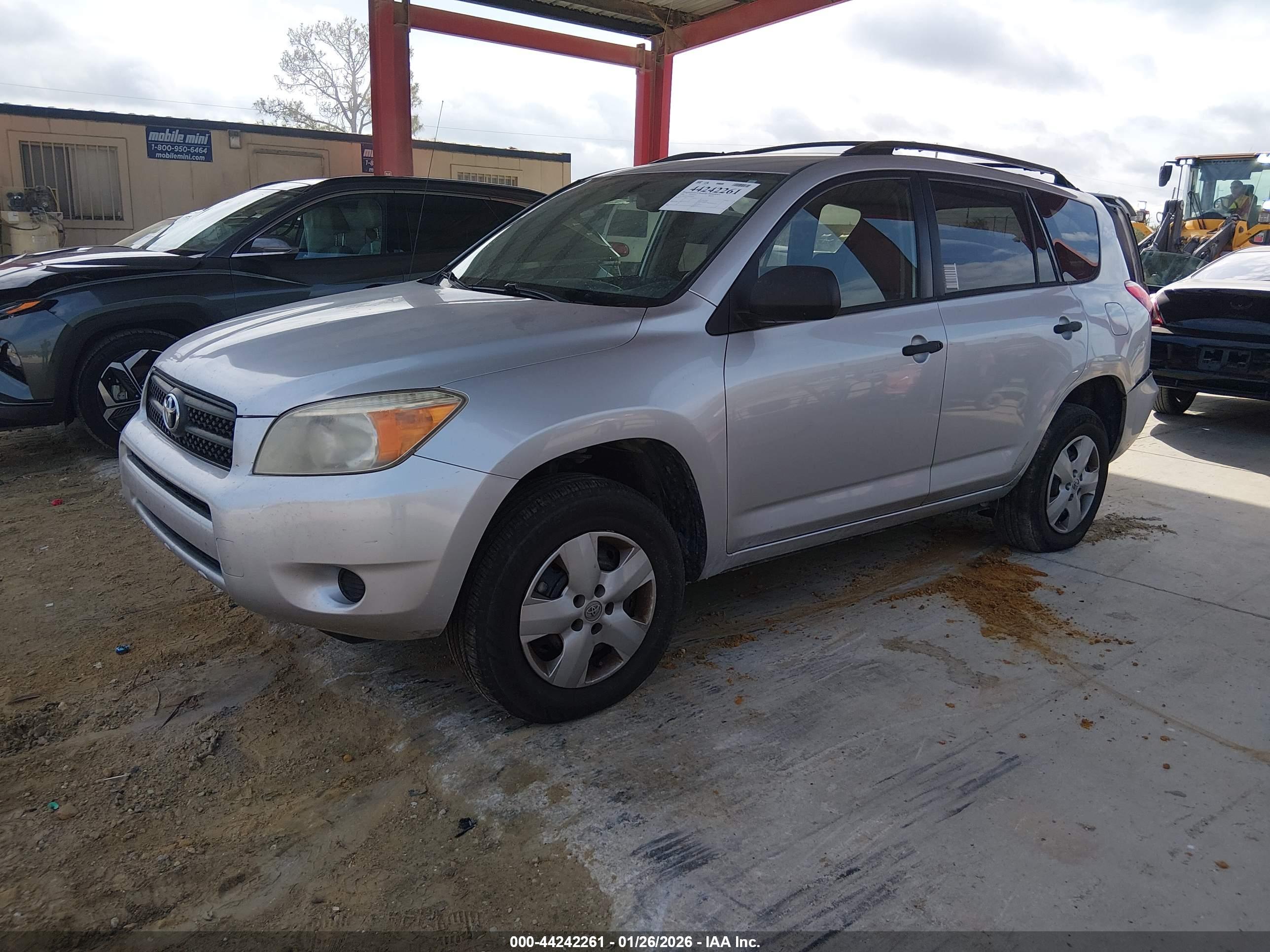 TOYOTA RAV4 image 2