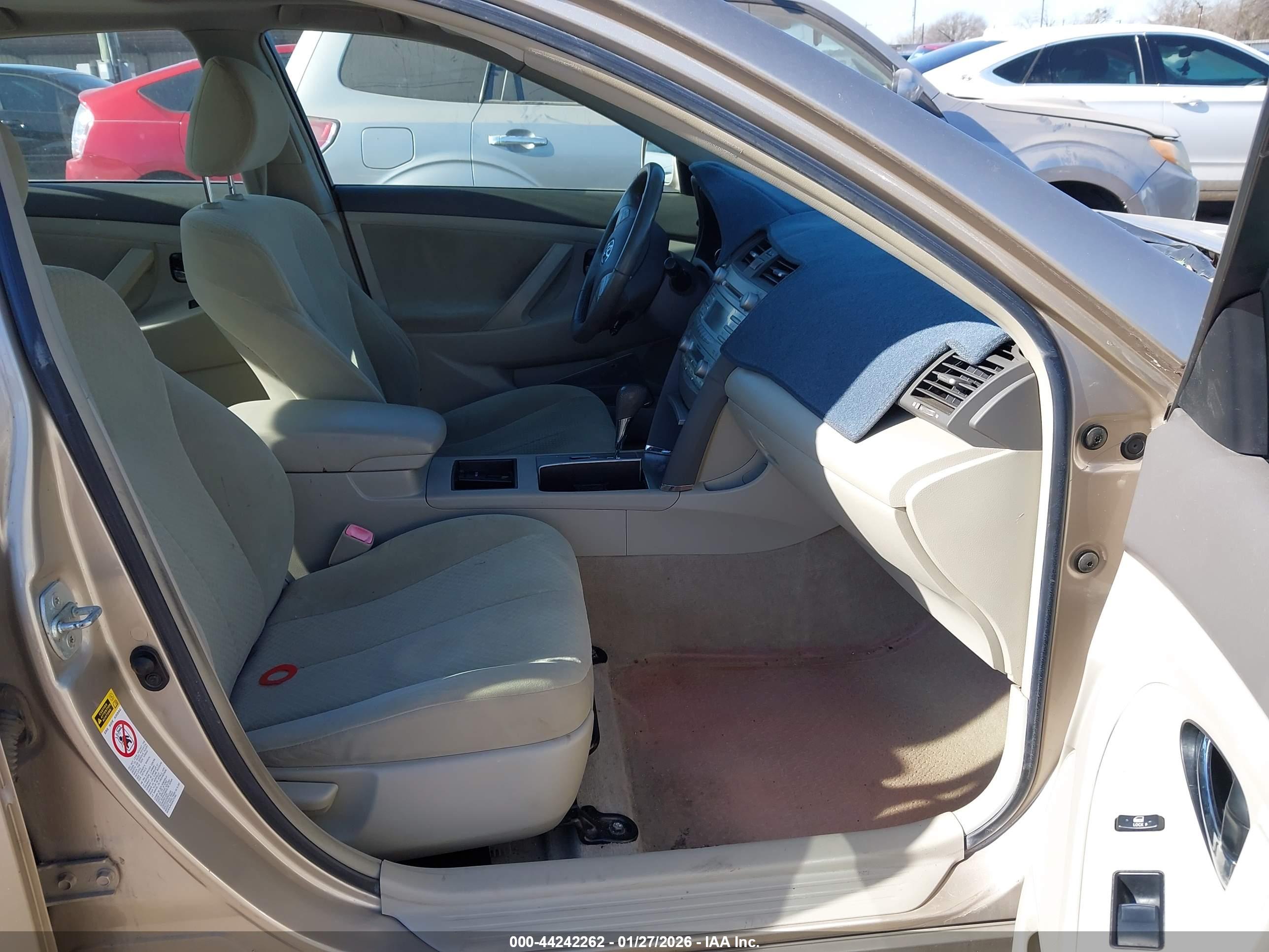 TOYOTA CAMRY image 5