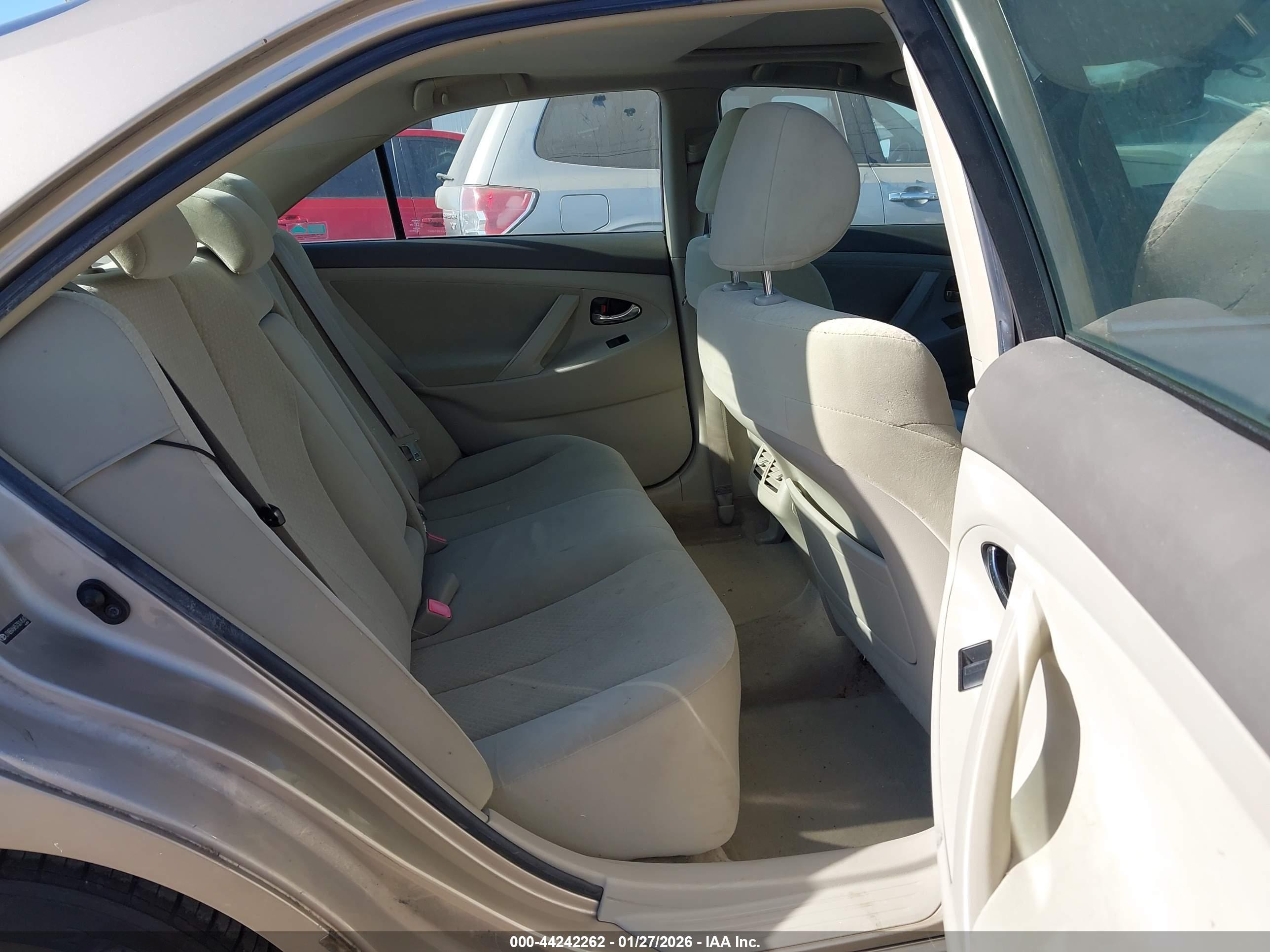 TOYOTA CAMRY image 8