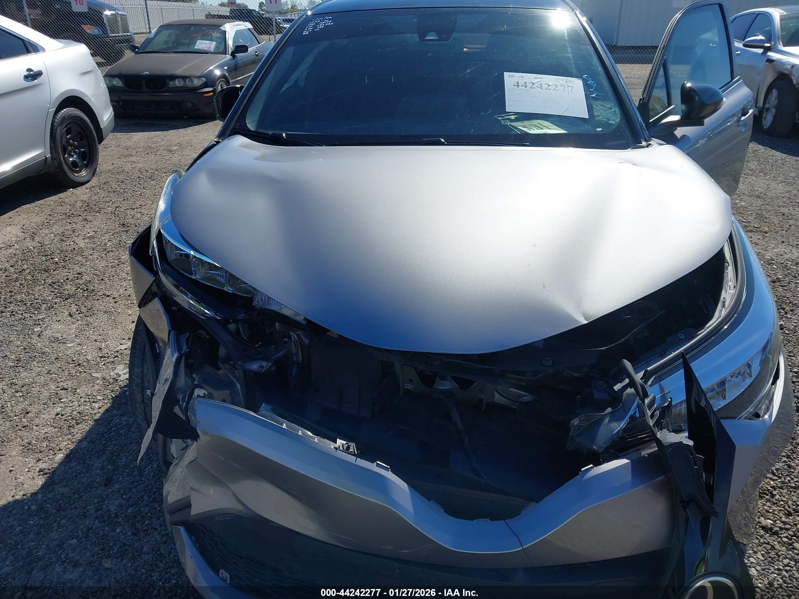 TOYOTA C-HR image 10