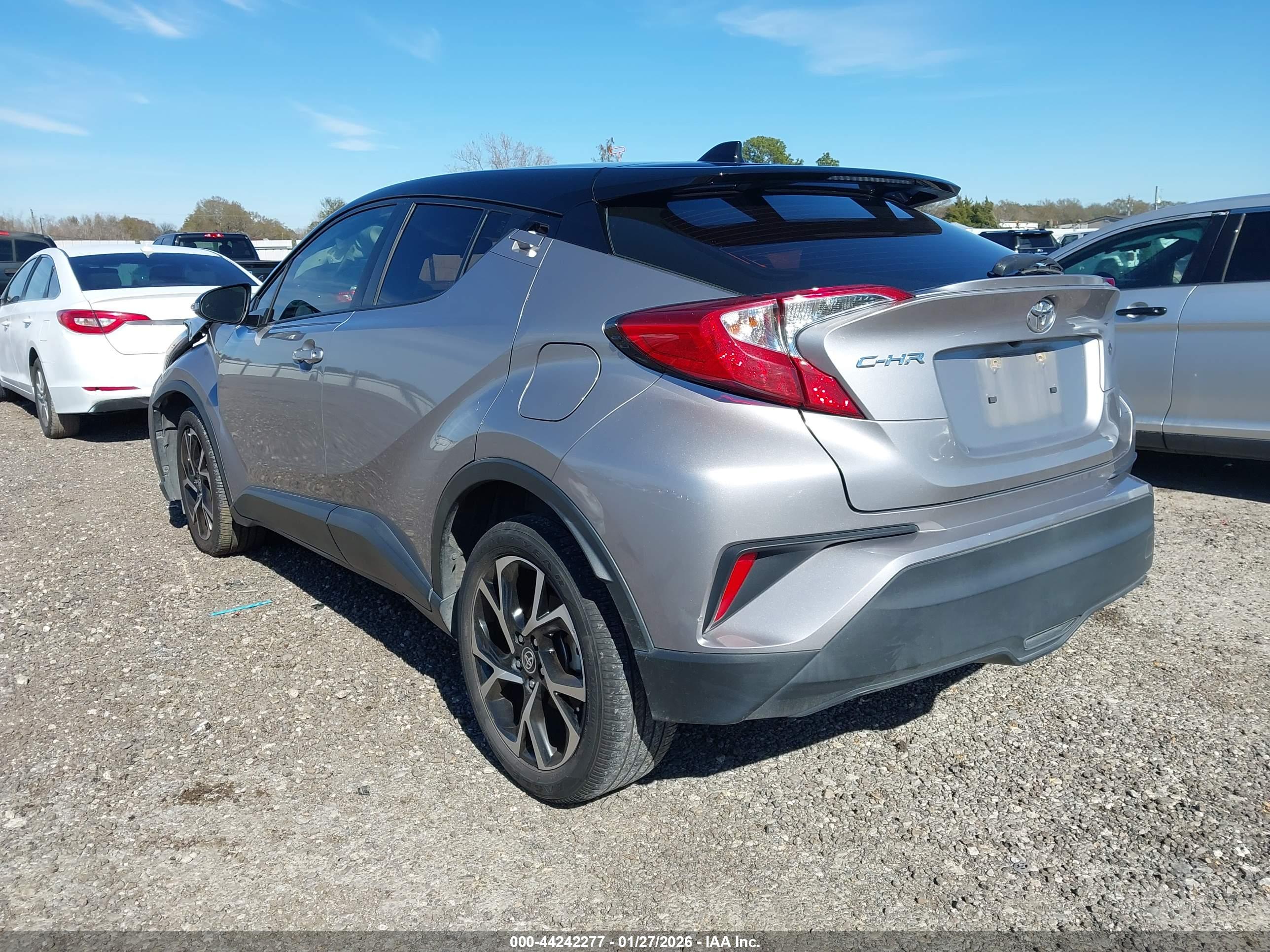 TOYOTA C-HR image 3