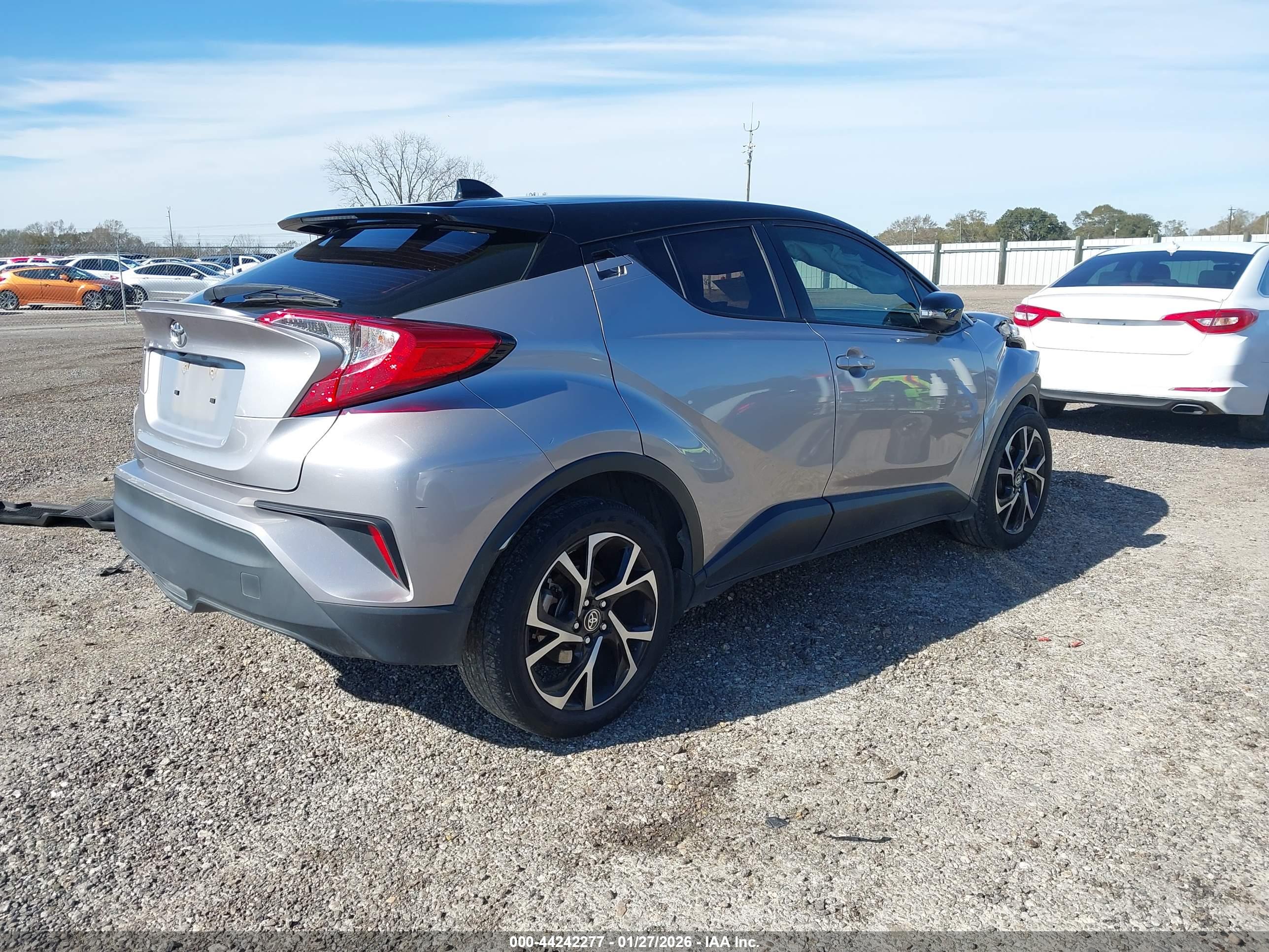 TOYOTA C-HR image 4