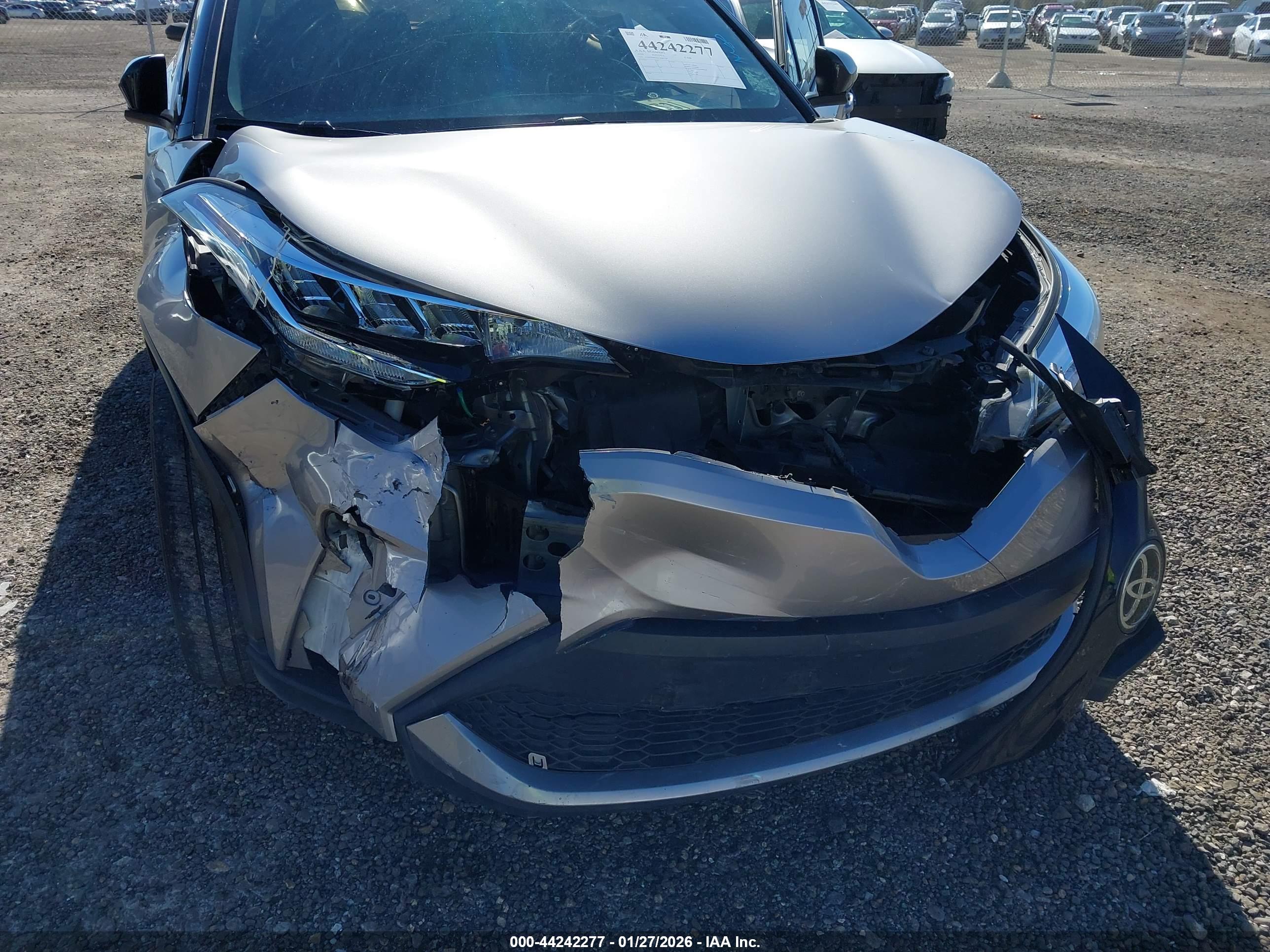 TOYOTA C-HR image 6