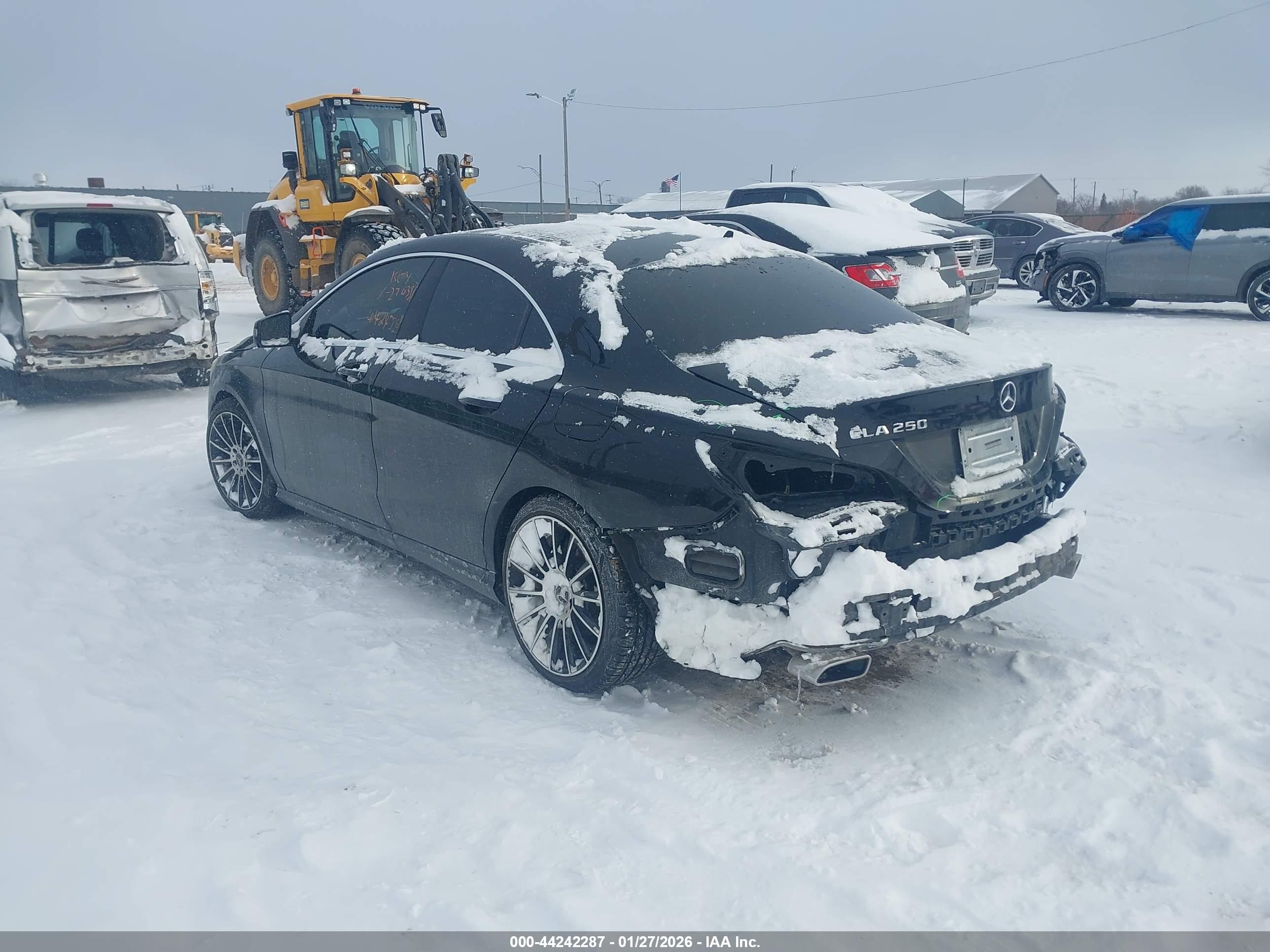 MERCEDES-BENZ CLA image 3