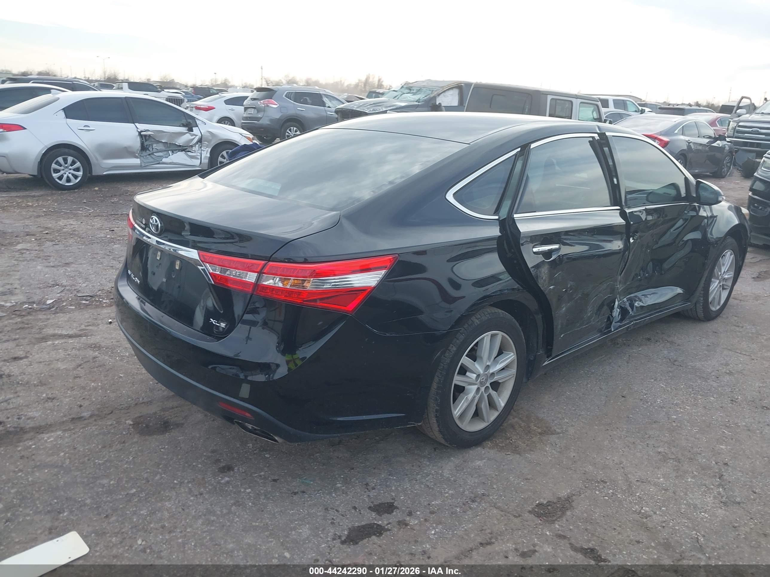 TOYOTA AVALON image 4