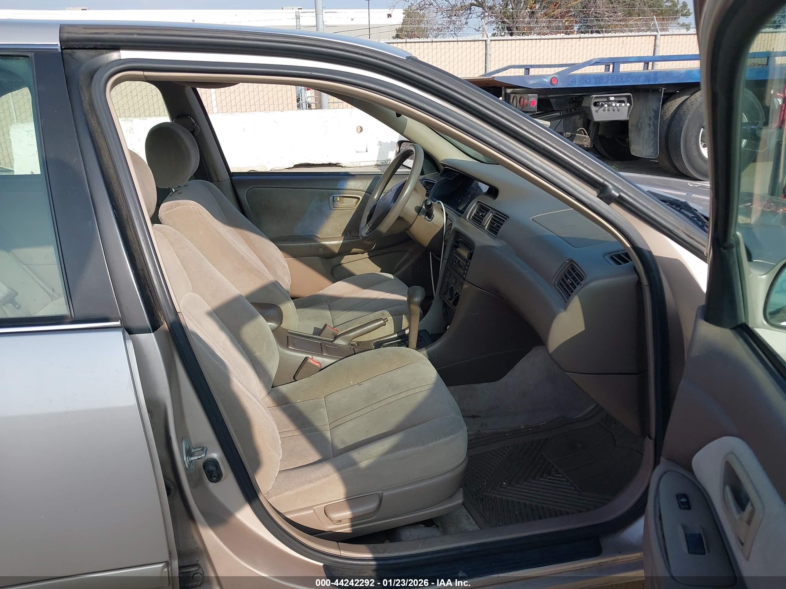 TOYOTA CAMRY image 5