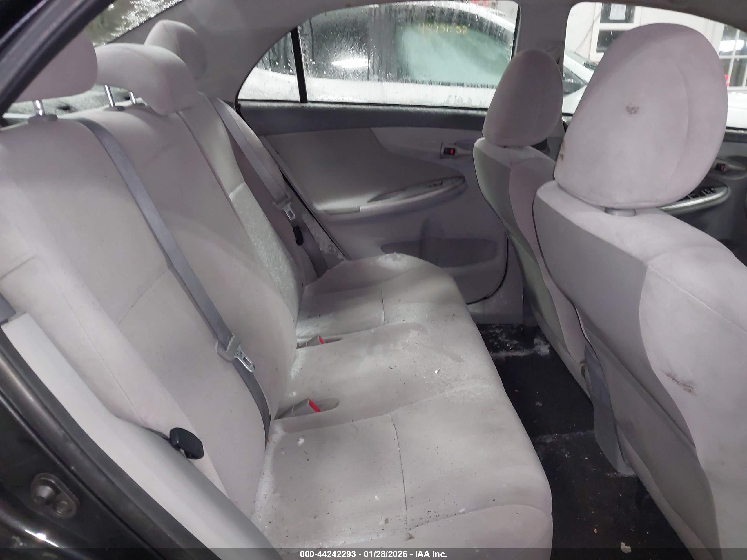 TOYOTA COROLLA image 8