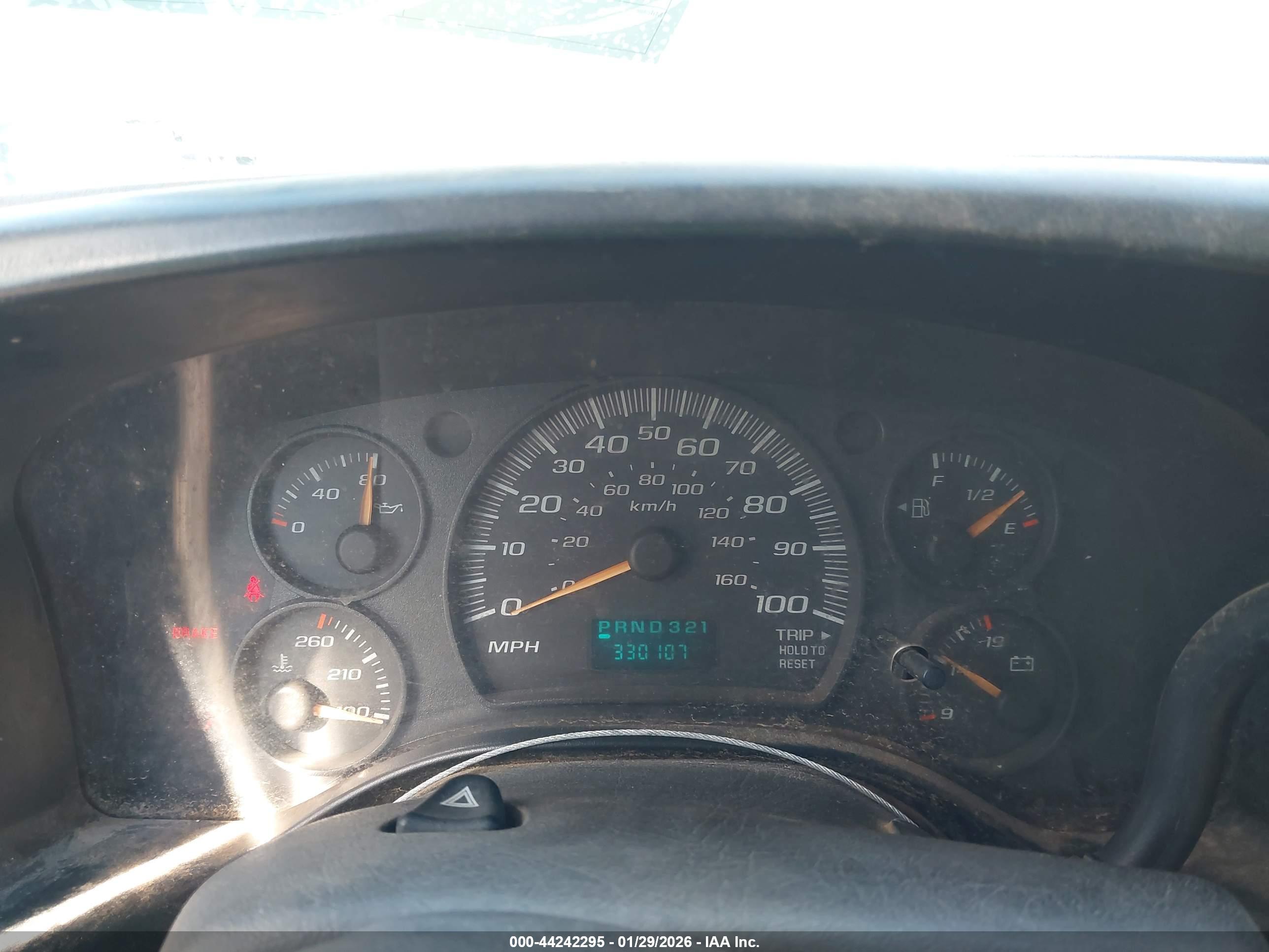 CHEVROLET EXPRESS image 7