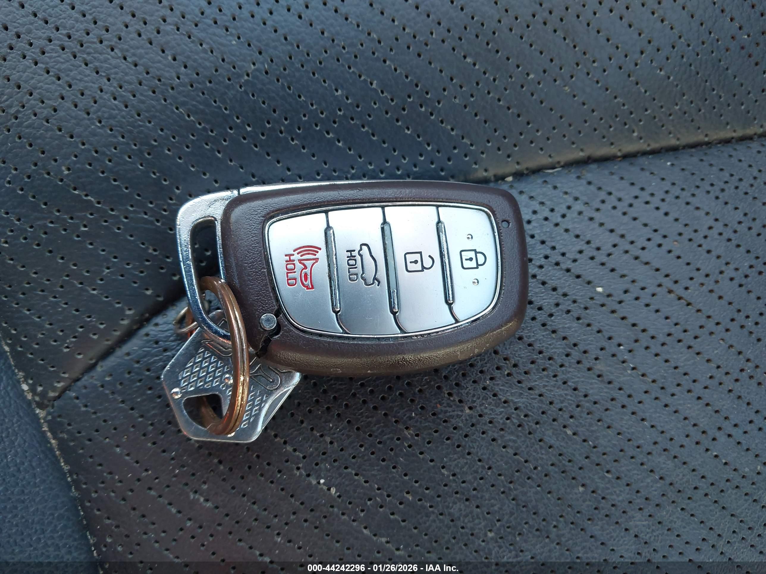 HYUNDAI ELANTRA image 11