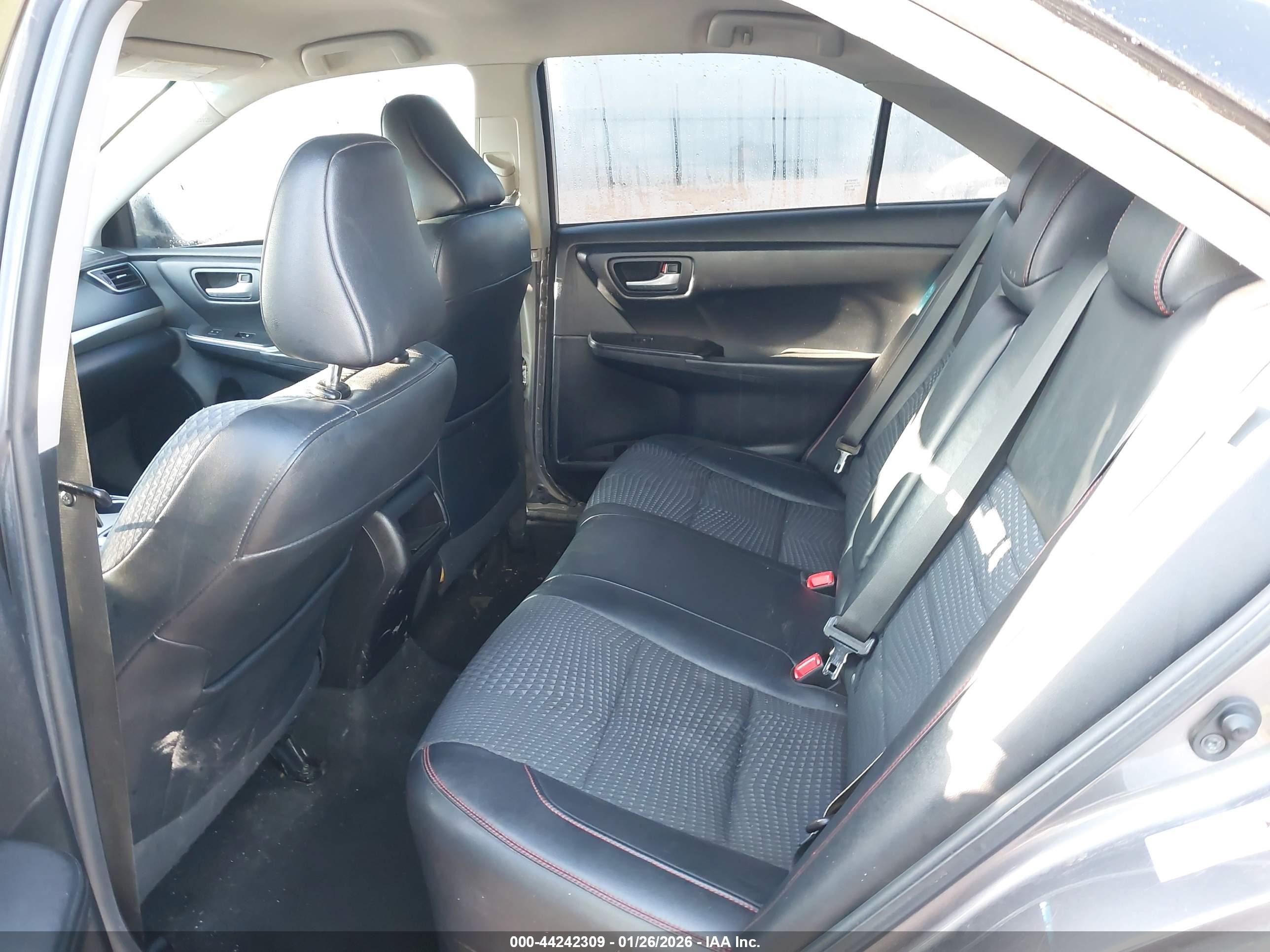 TOYOTA CAMRY image 8