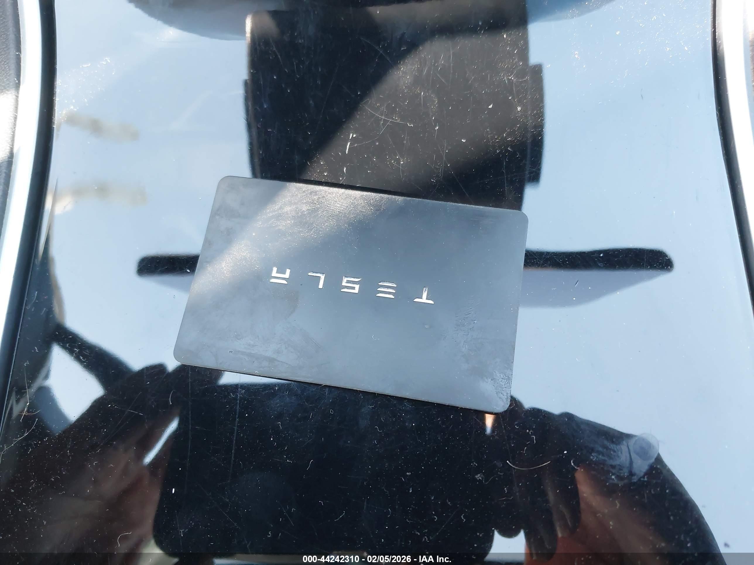 TESLA MODEL image 11