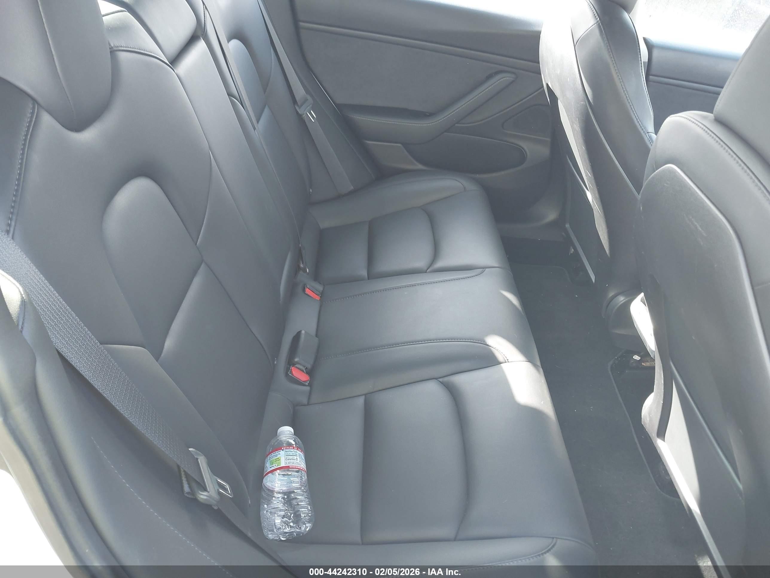 TESLA MODEL image 8