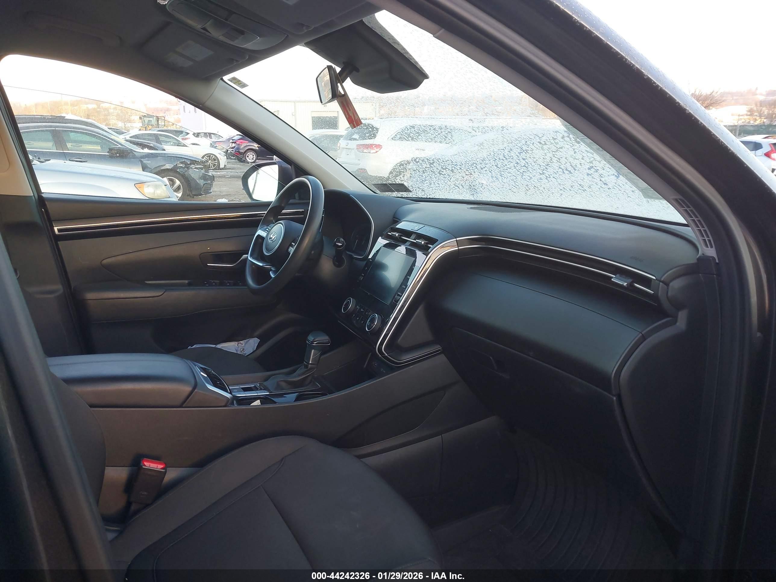 HYUNDAI TUCSON image 5