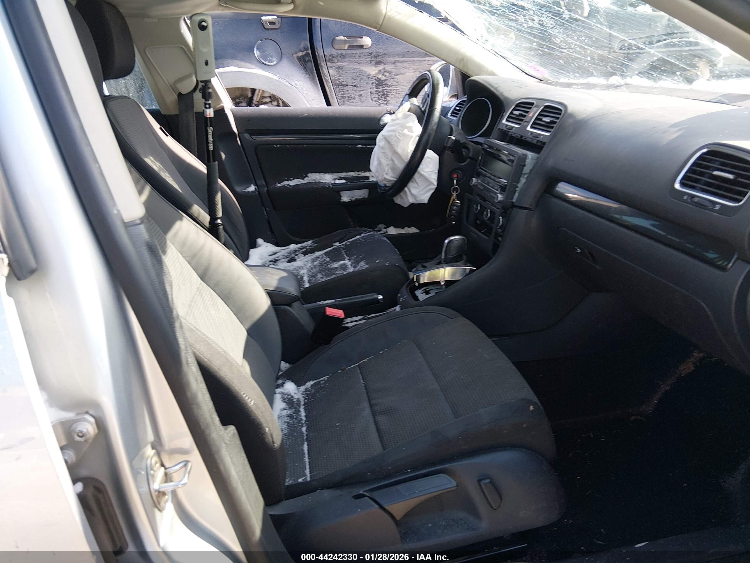 VOLKSWAGEN JETTA image 8