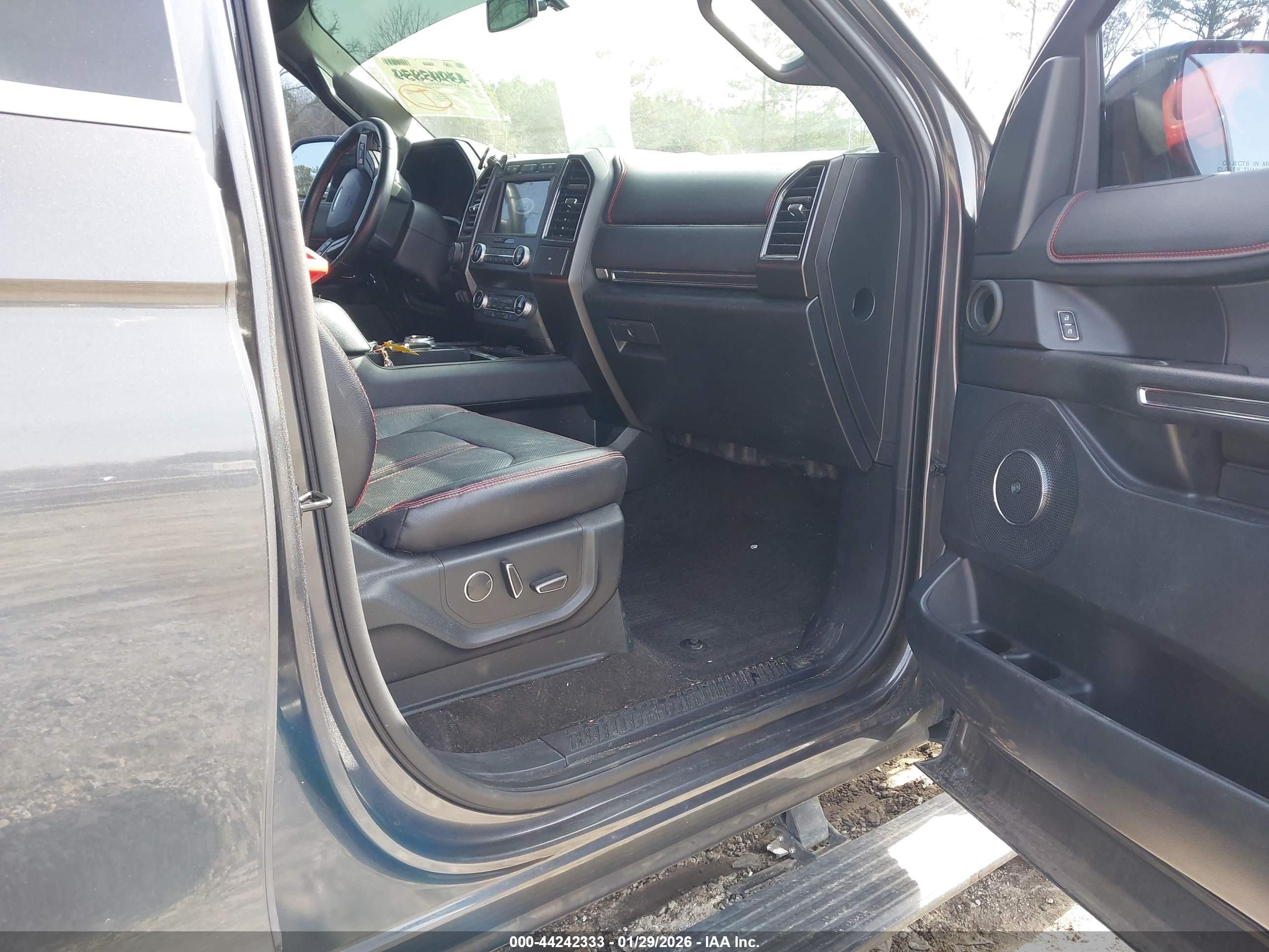 FORD EXPEDITION image 5