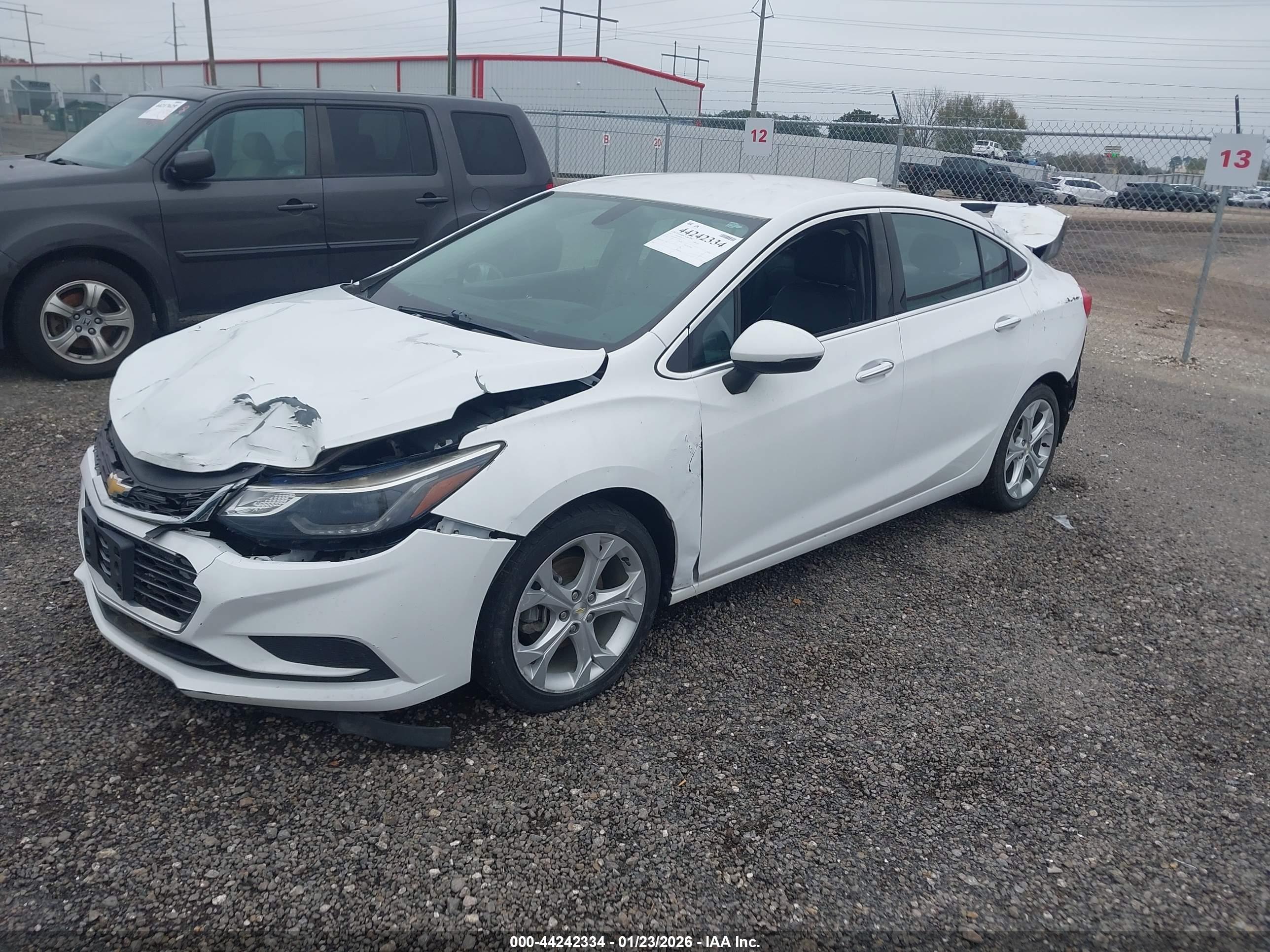 CHEVROLET CRUZE image 2