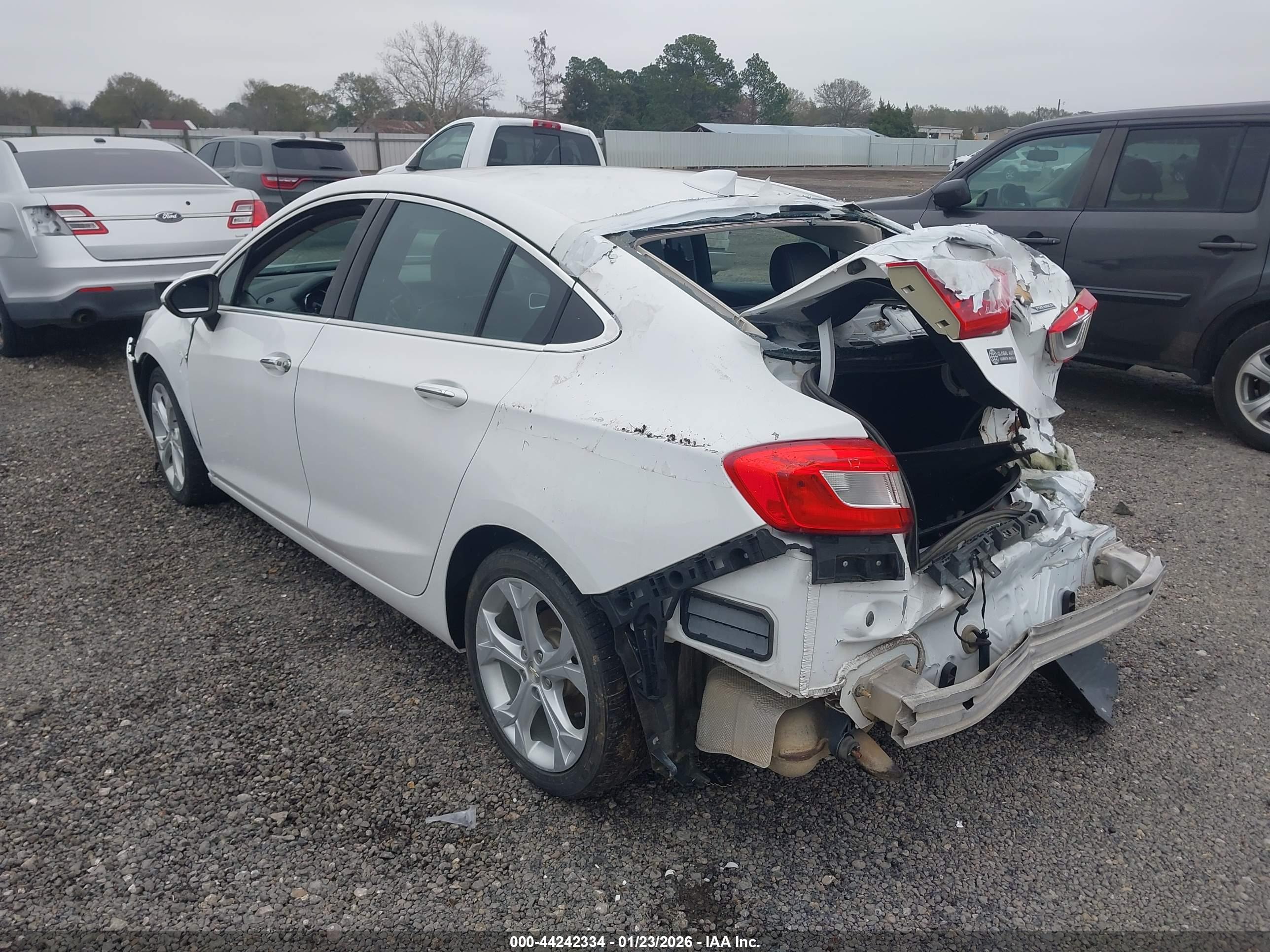 CHEVROLET CRUZE image 3