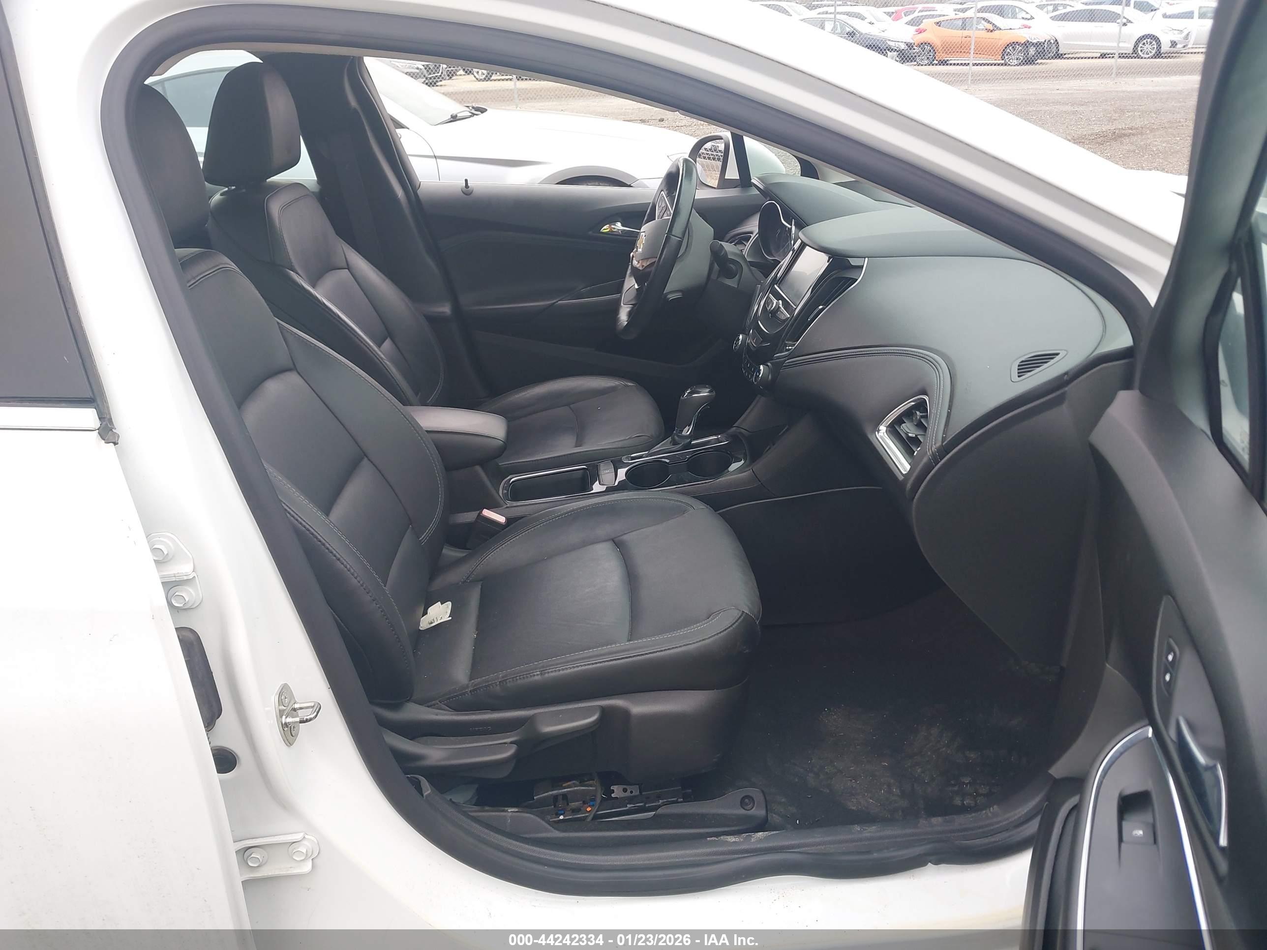 CHEVROLET CRUZE image 5
