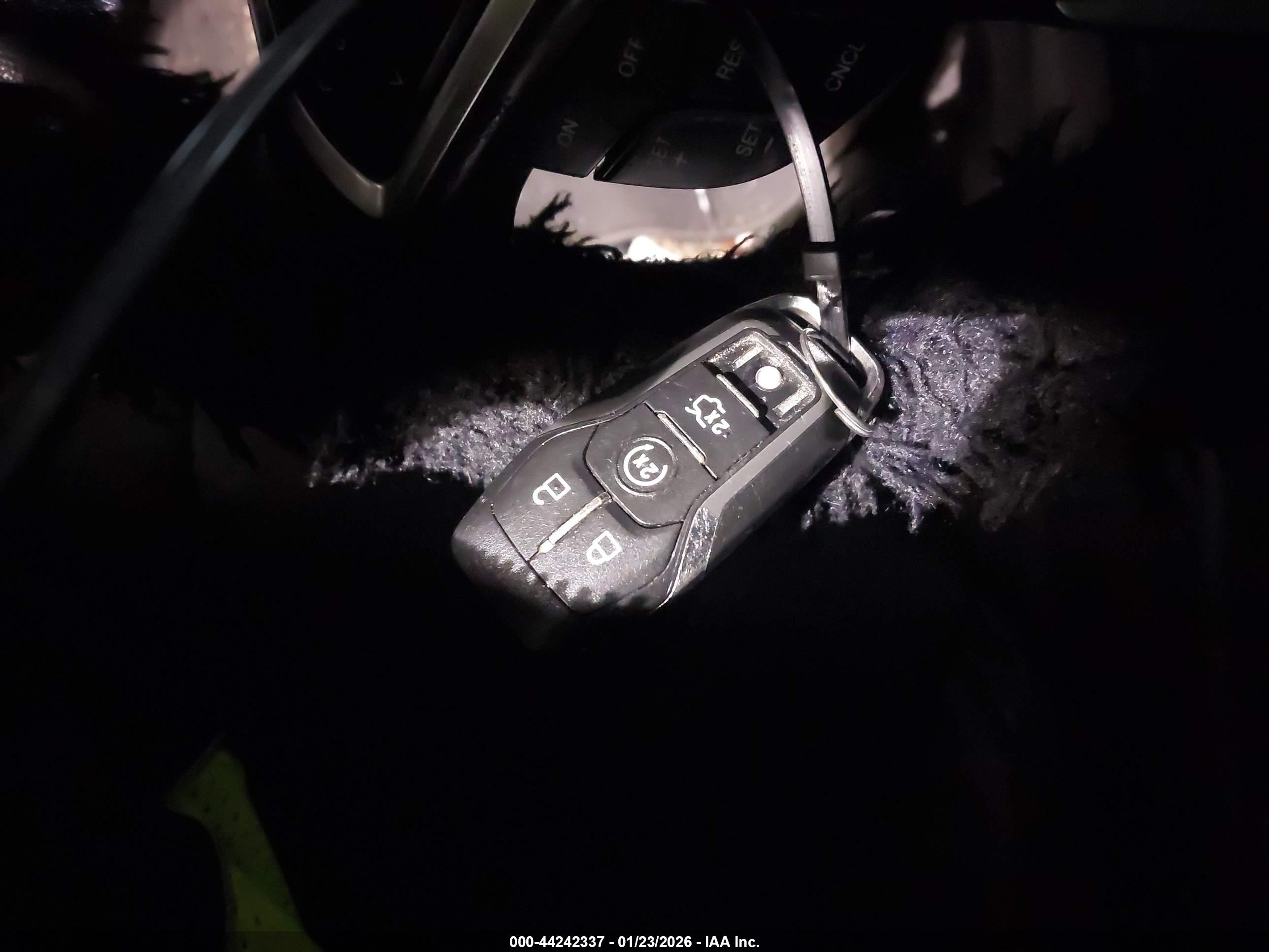 FORD FUSION image 11